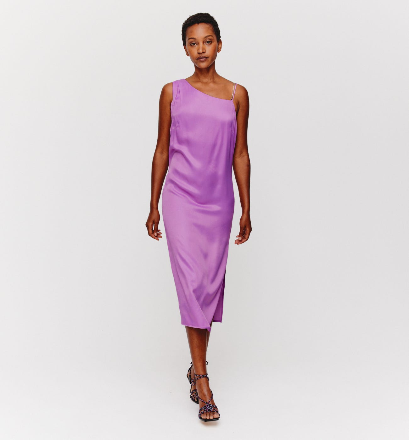 Robe soyeuse one shoulder