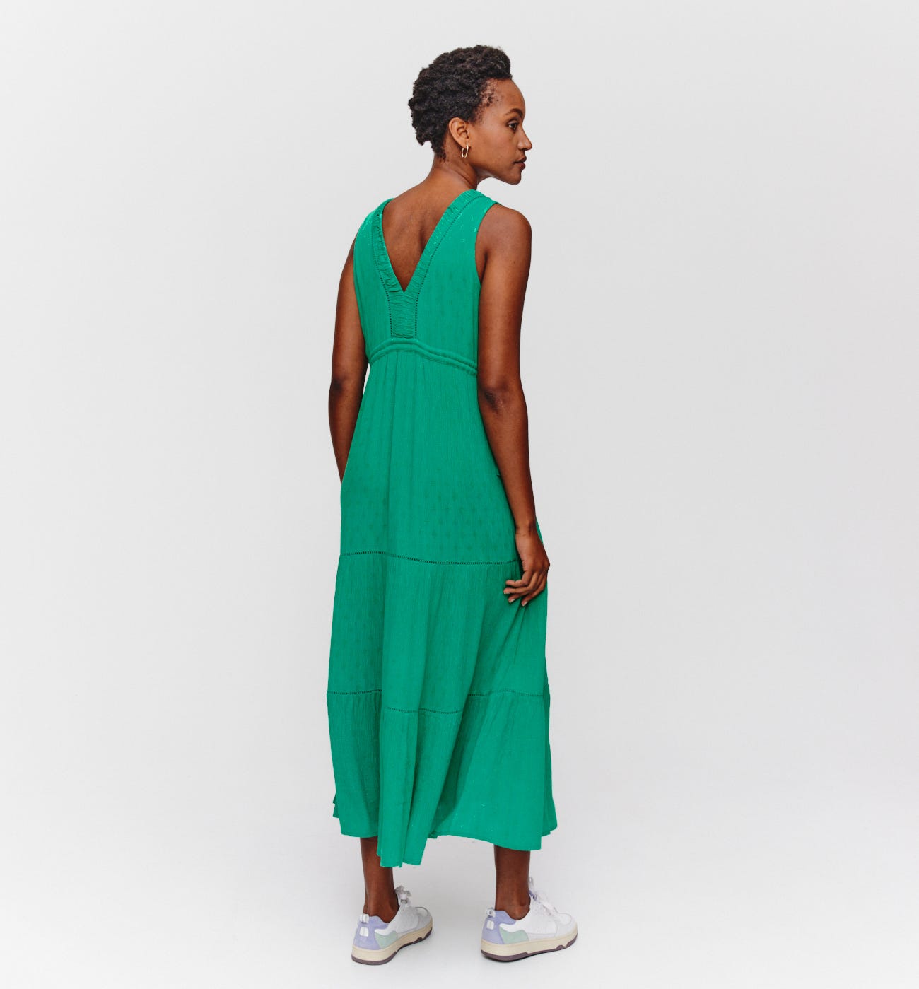 Long sleeveless dress
