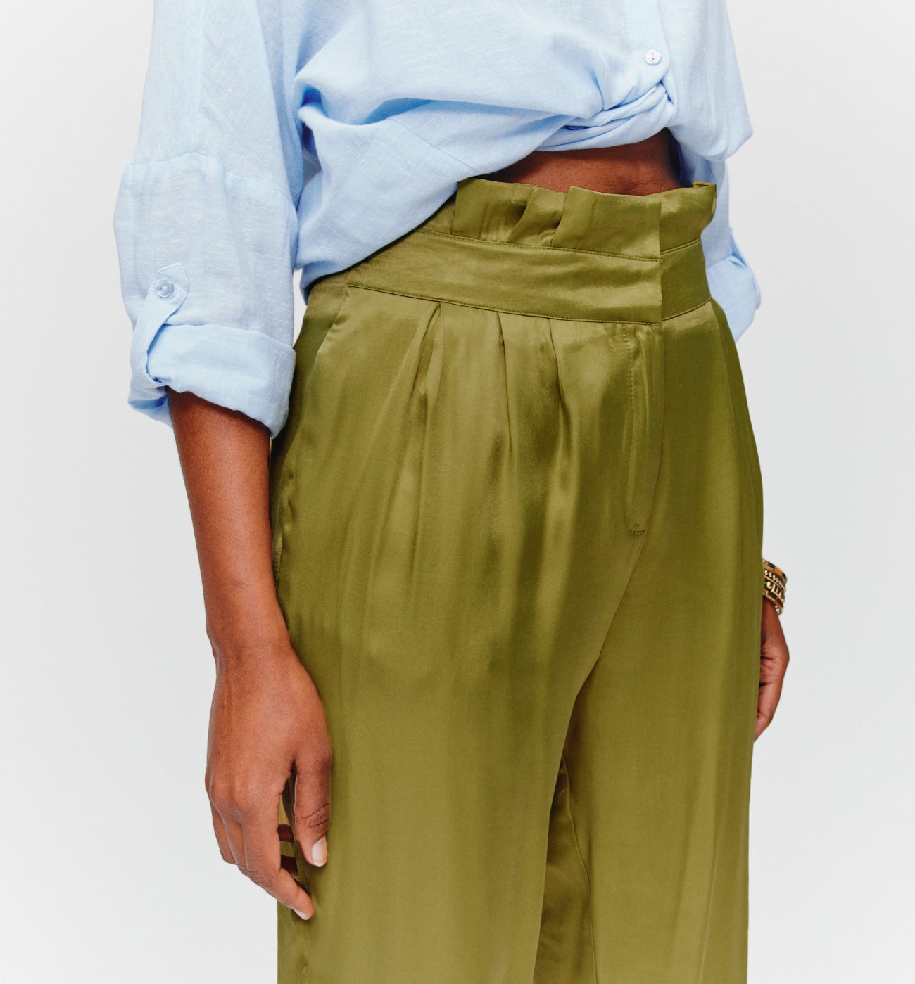 Pantalón cropped sedoso