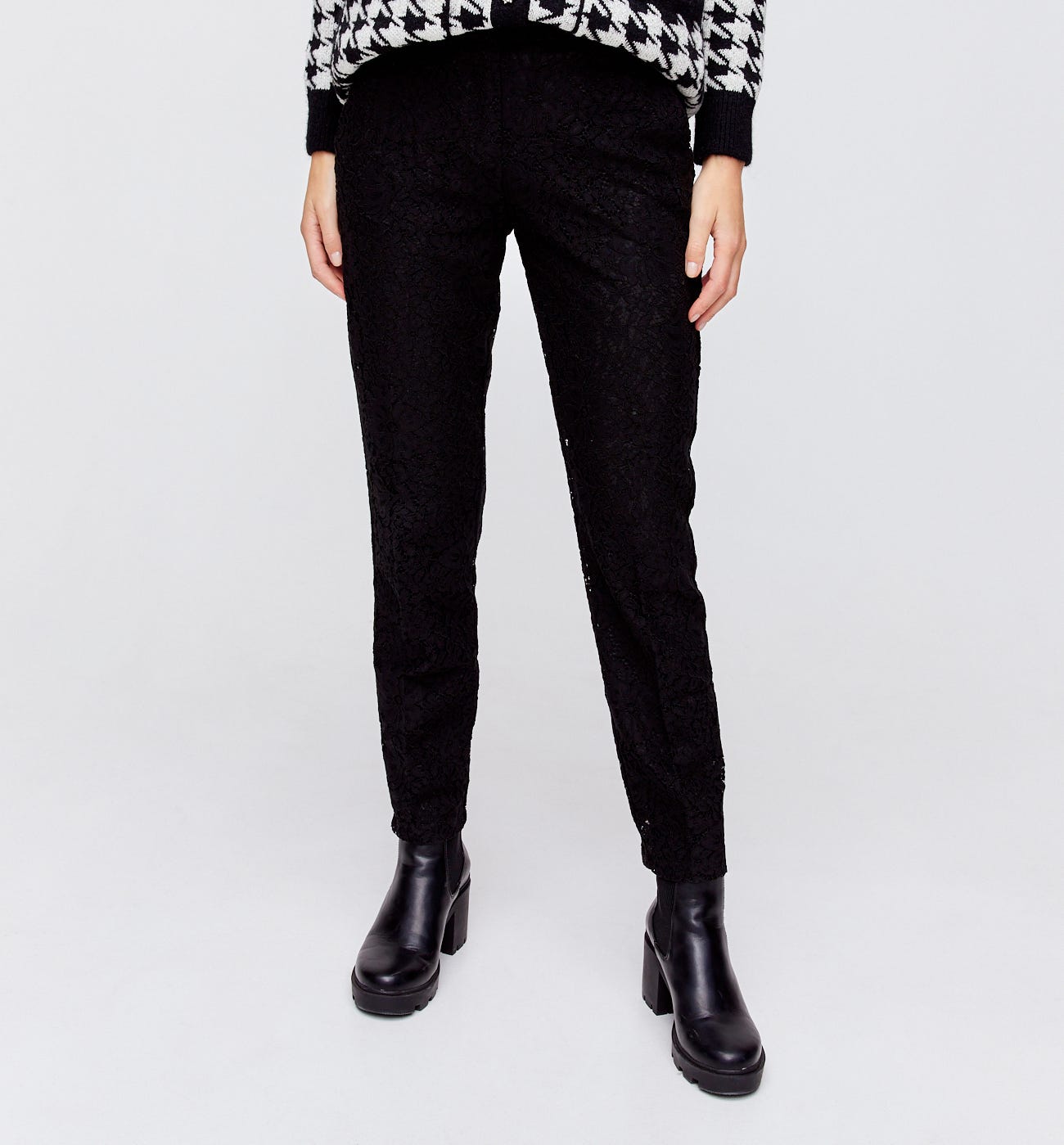 Pantaloni in pizzo