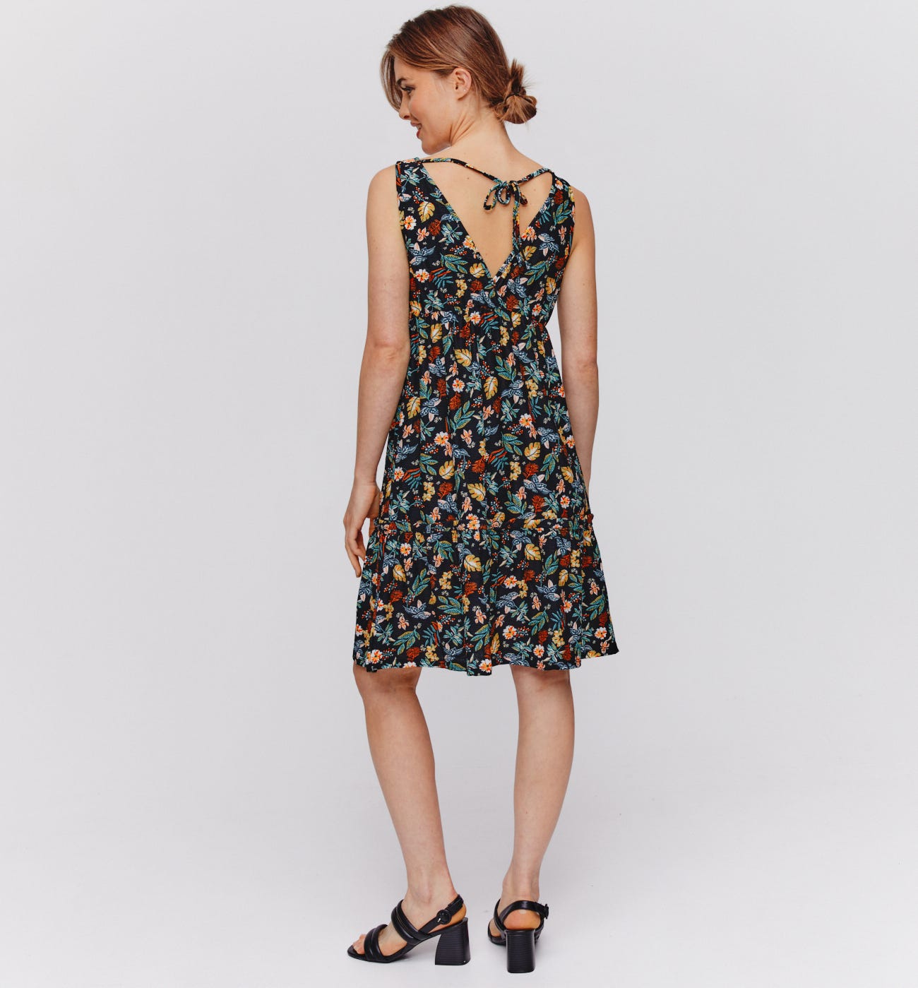 Vestido estampado con volante