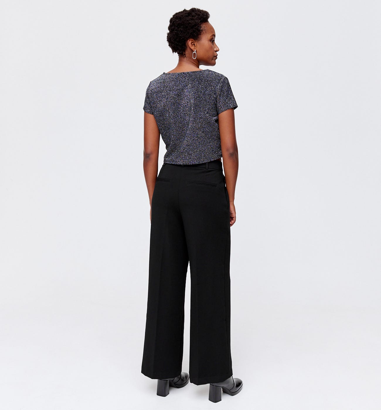 Pantaloni larghi vita alta