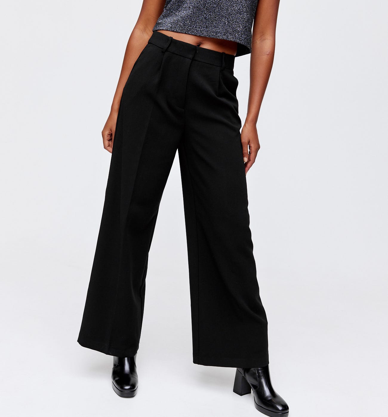 Pantaloni larghi vita alta