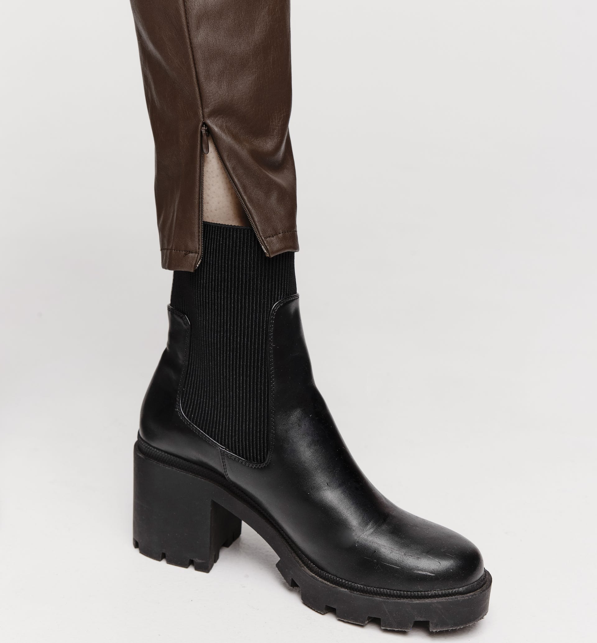 Pantaloni slim in similpelle