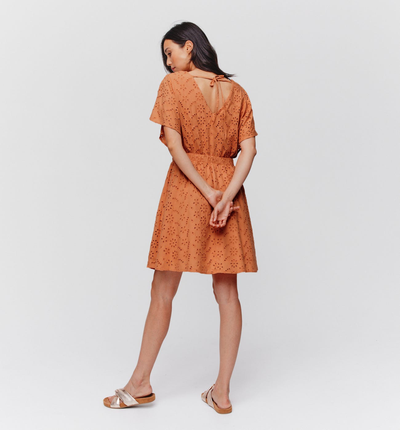 Robe en broderie anglaise