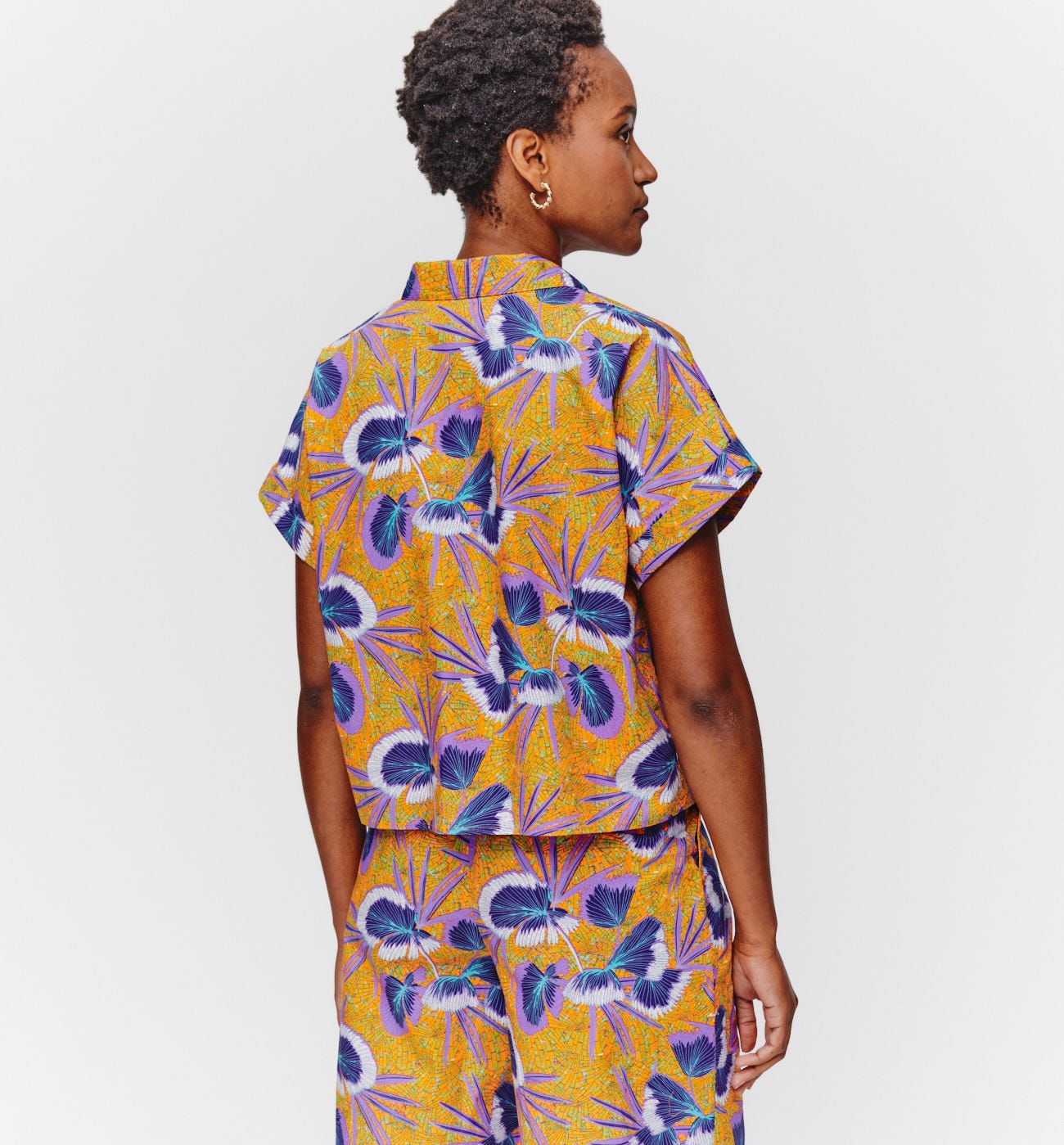 Short-sleeved shirt