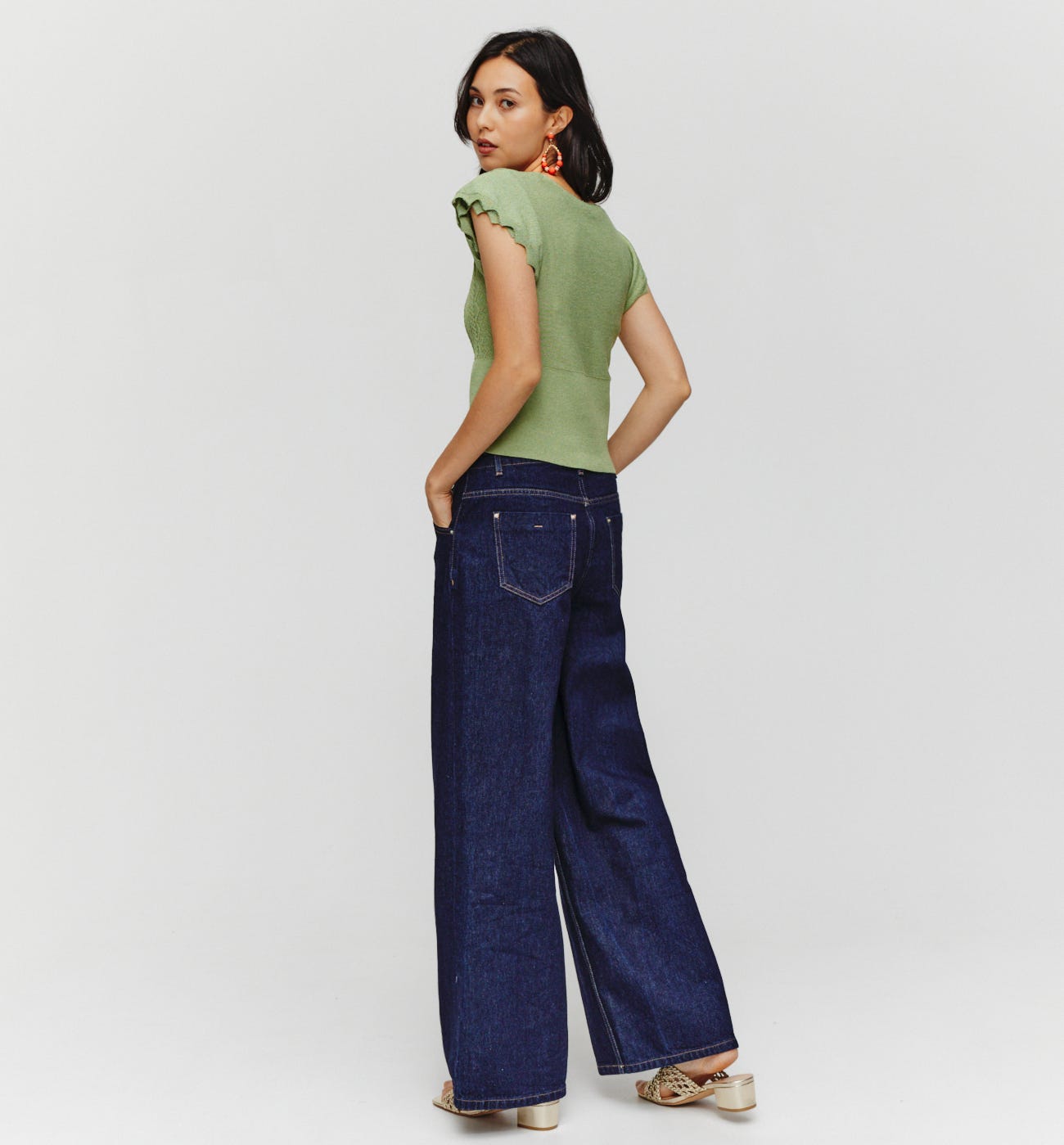 Short sleeved jumper
