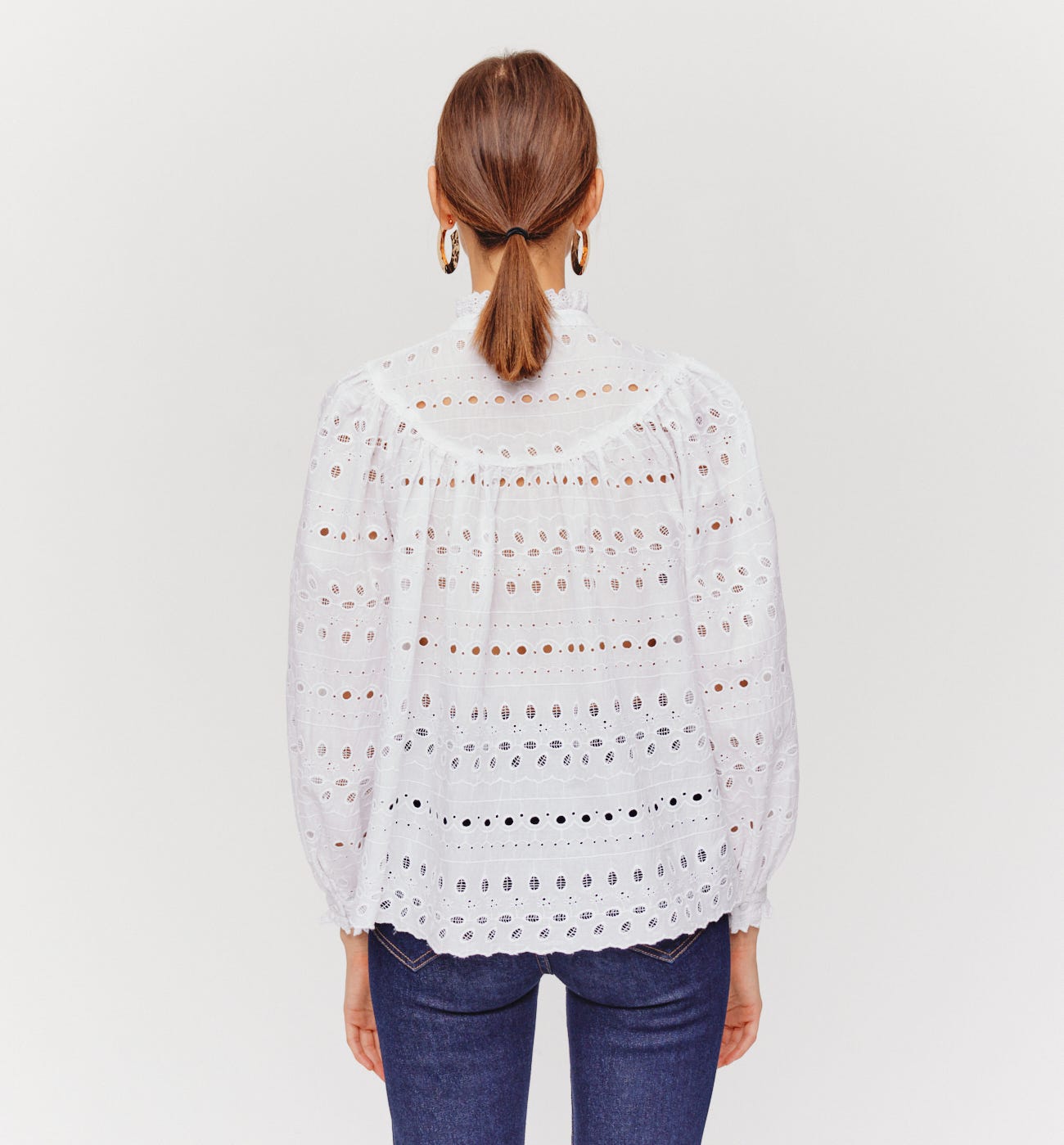 Bluse mit englischer Stickerei