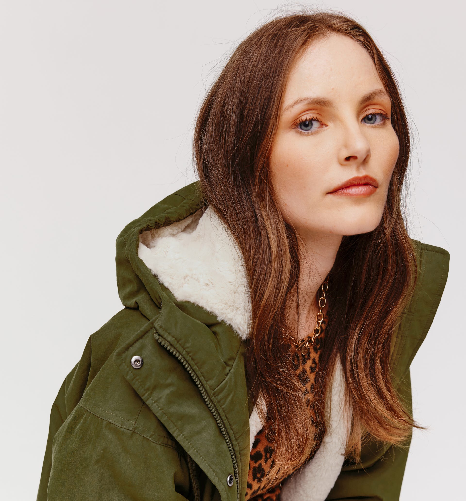 Parka con capucha