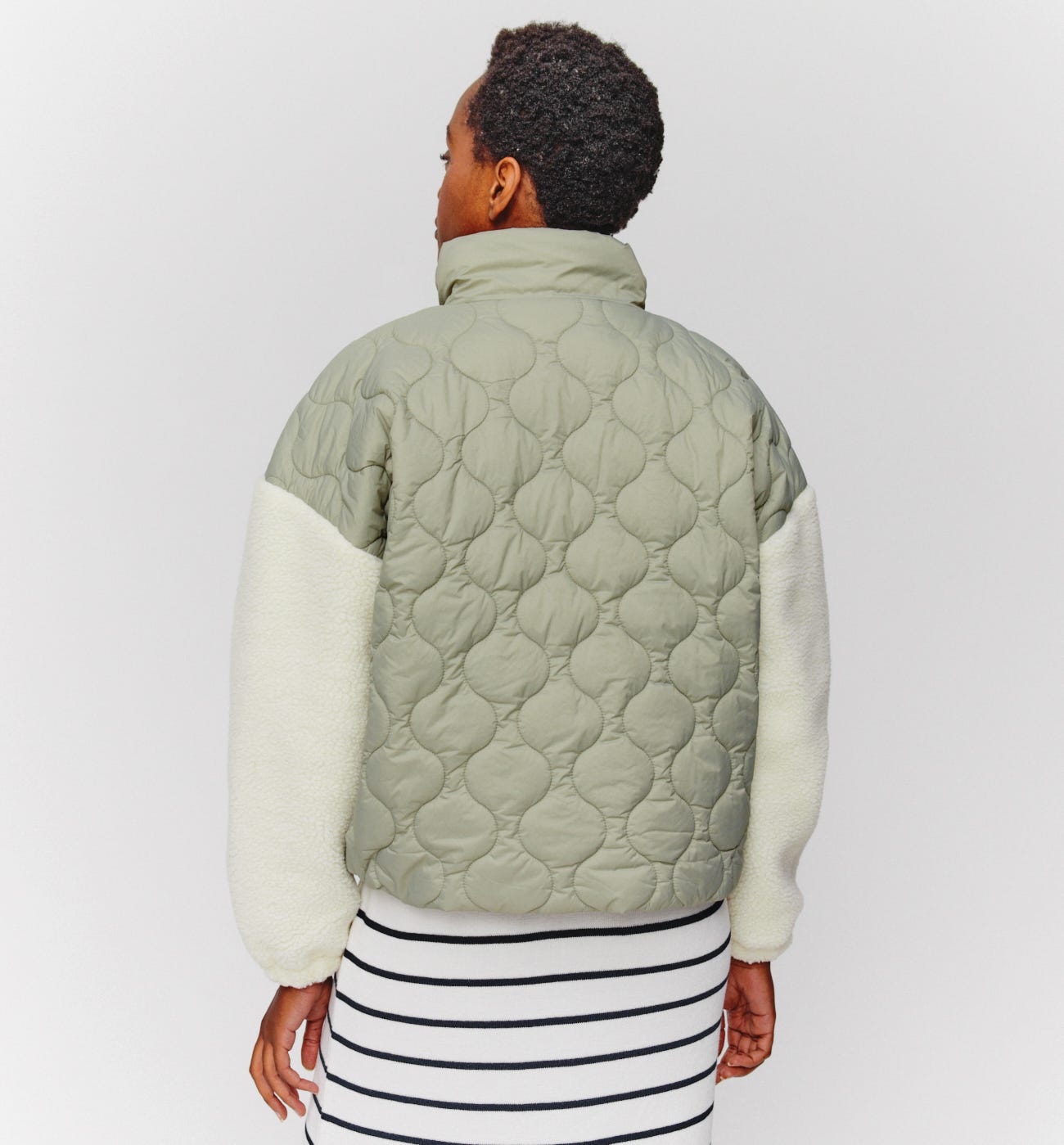 Chaqueta corta acolchada