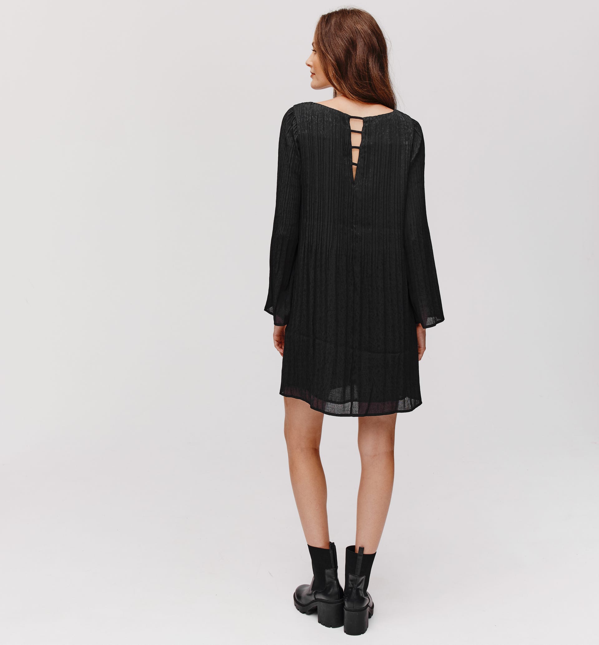 Vestido sedoso plisado