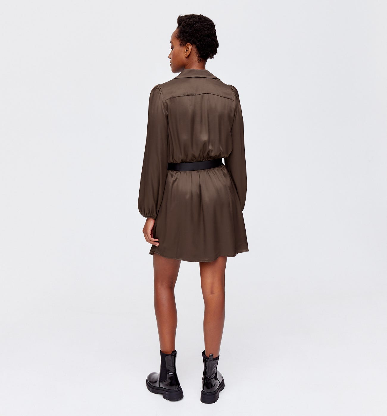 Robe courte soyeuse Femme