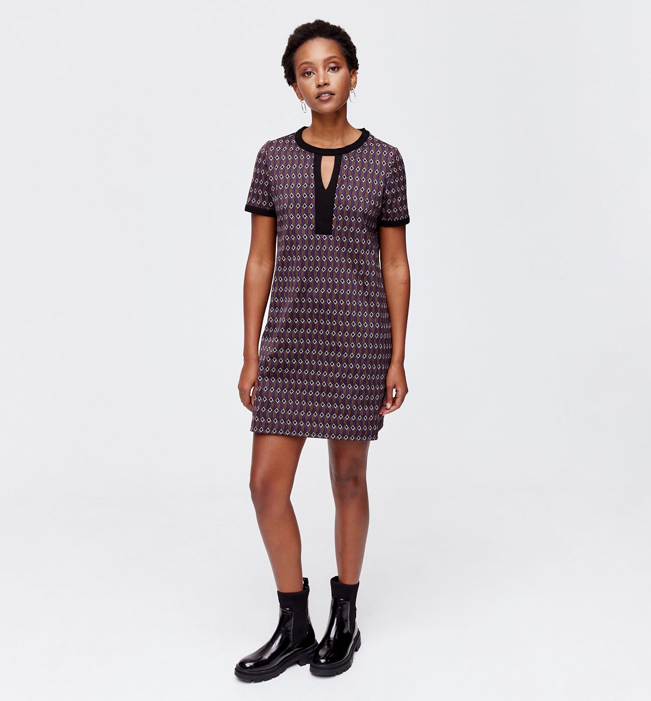 Kleid mit kurzem Arm