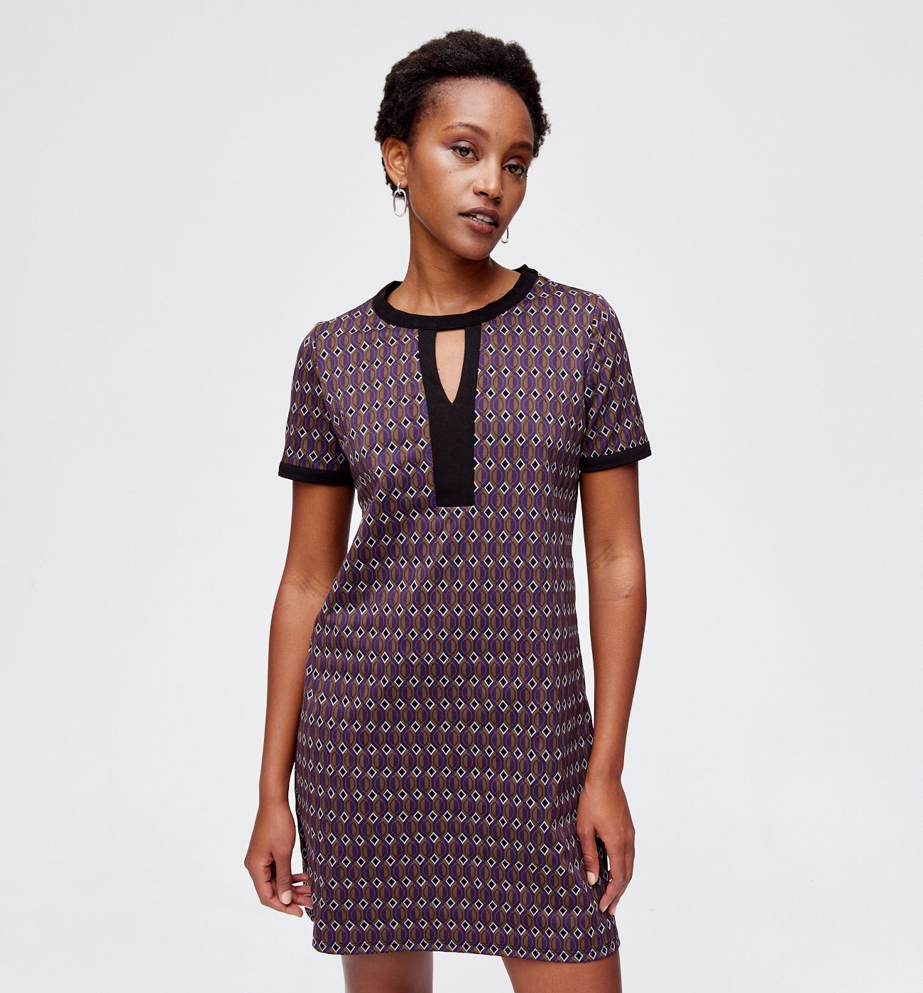 Kleid mit kurzem Arm