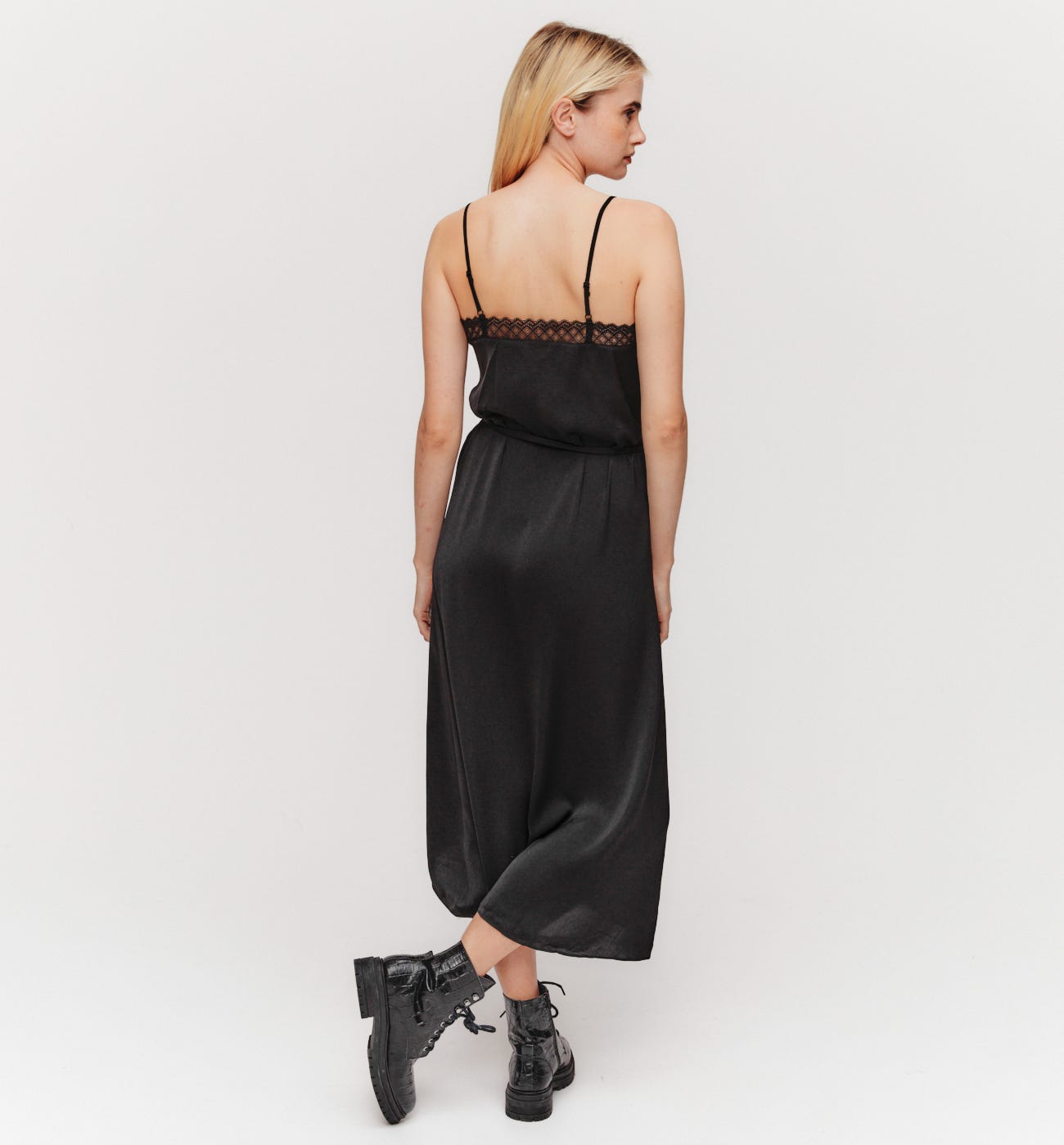 Robe à fines bretelles