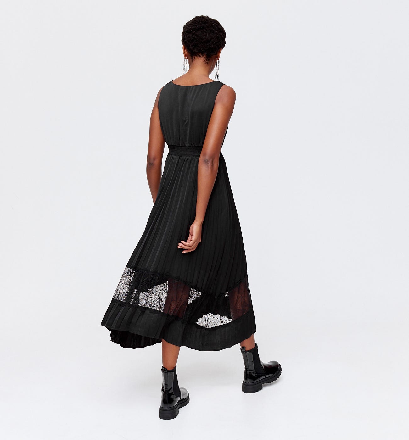 Lace-detail pleated dress
