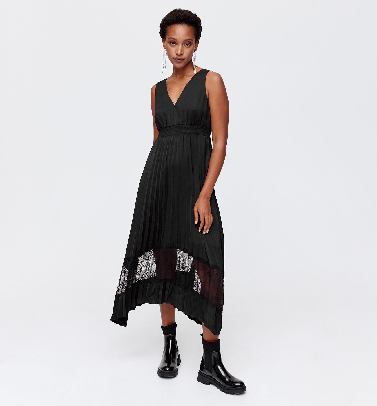 Lace-detail pleated dress