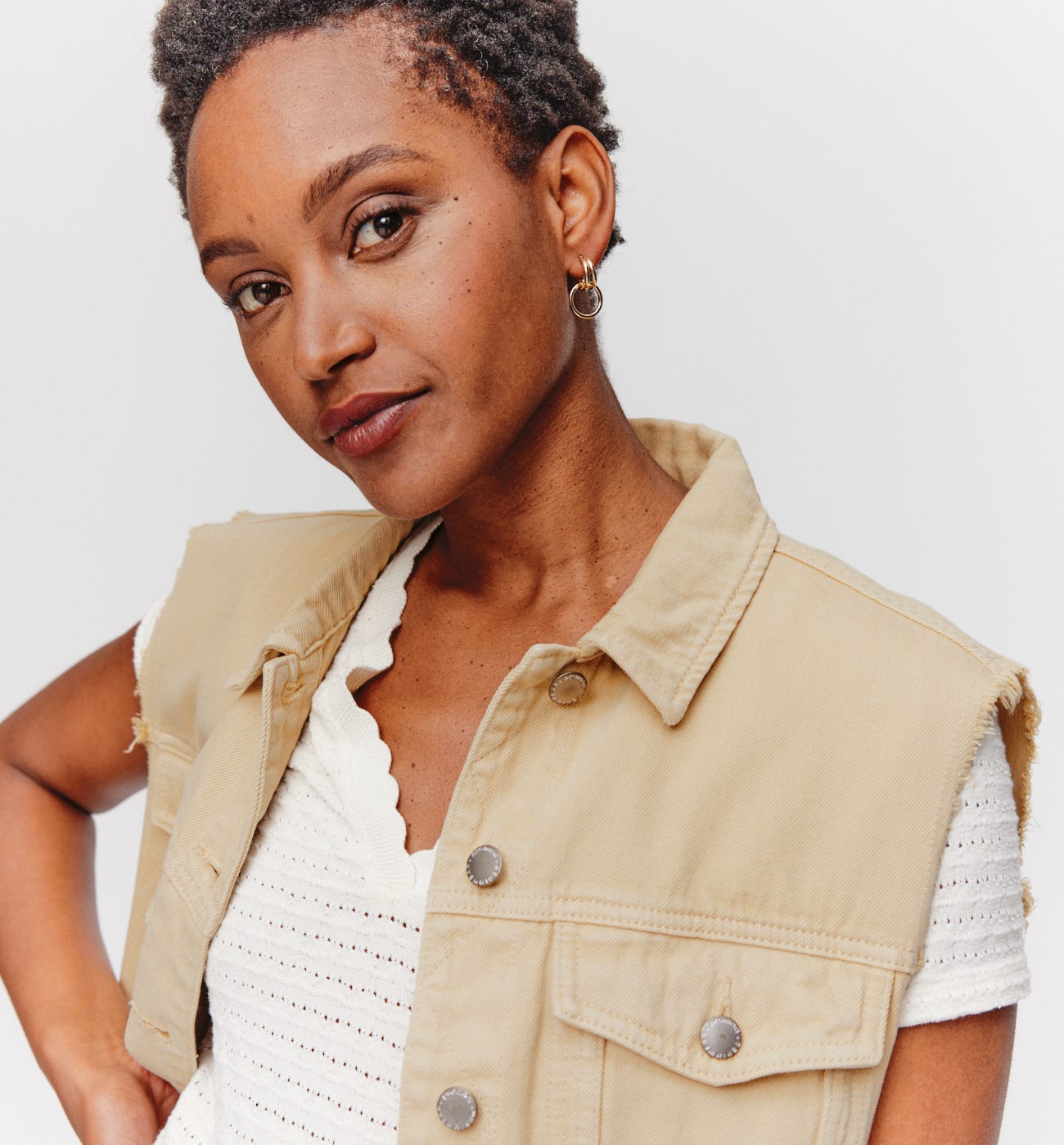 Sleeveless jacket