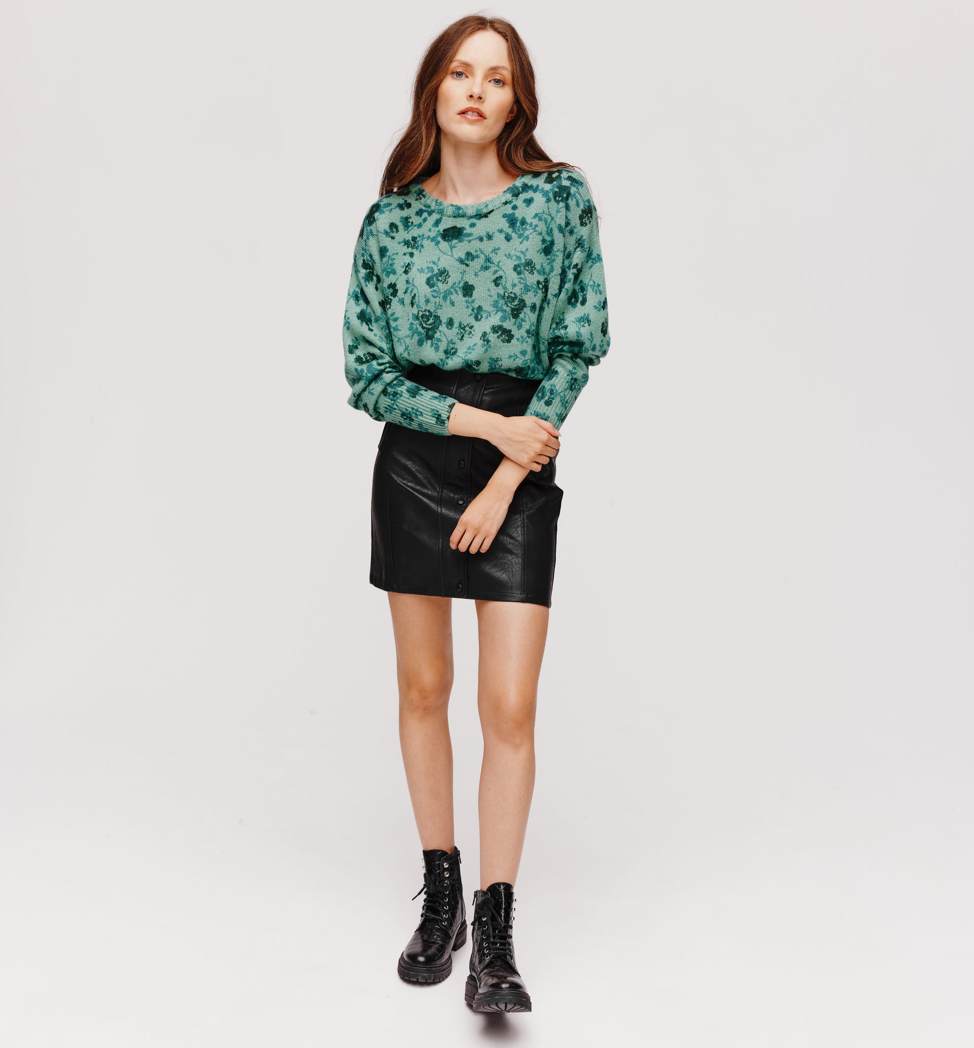 Sweter w kwiatki
