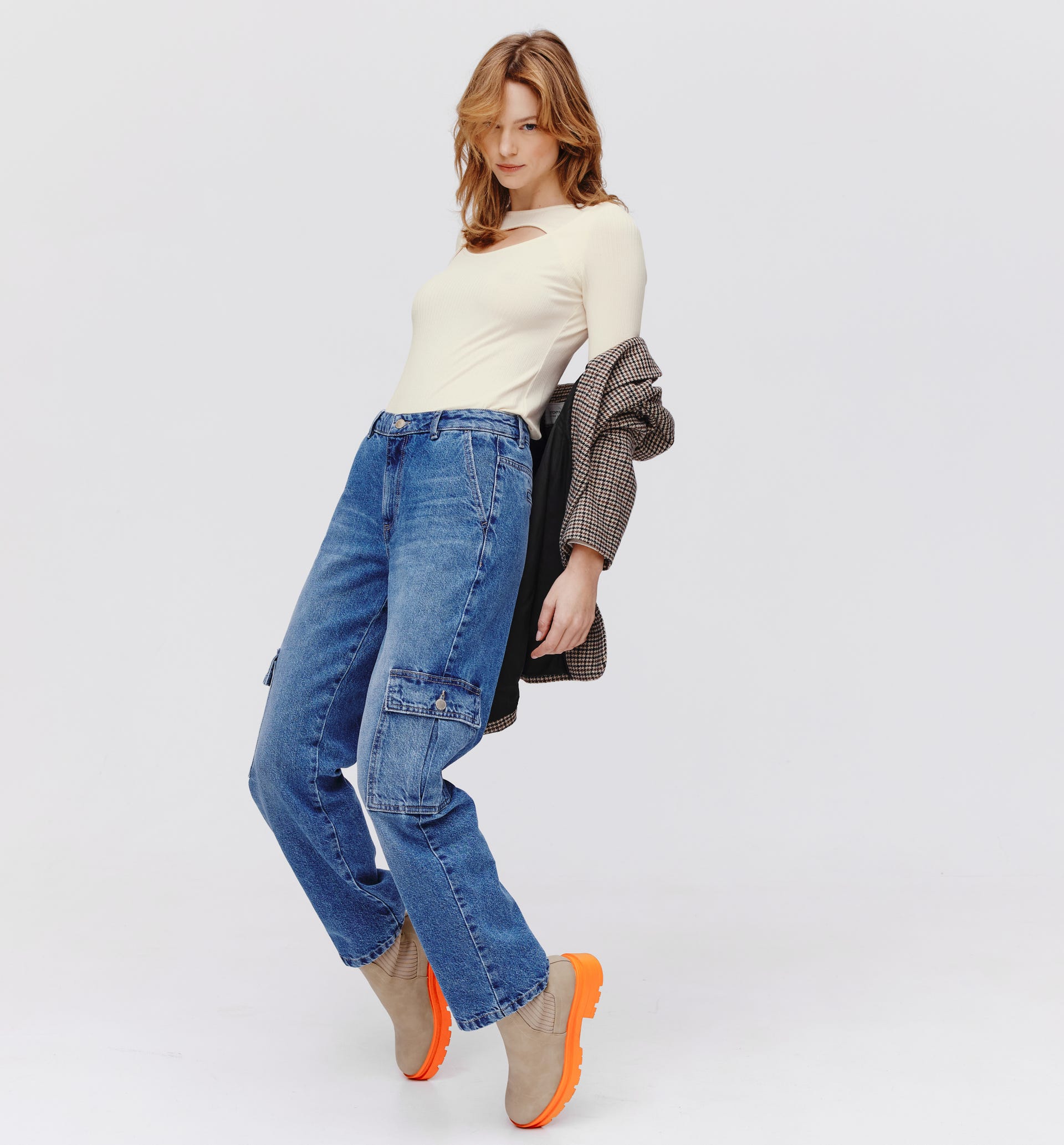 Cut-out top