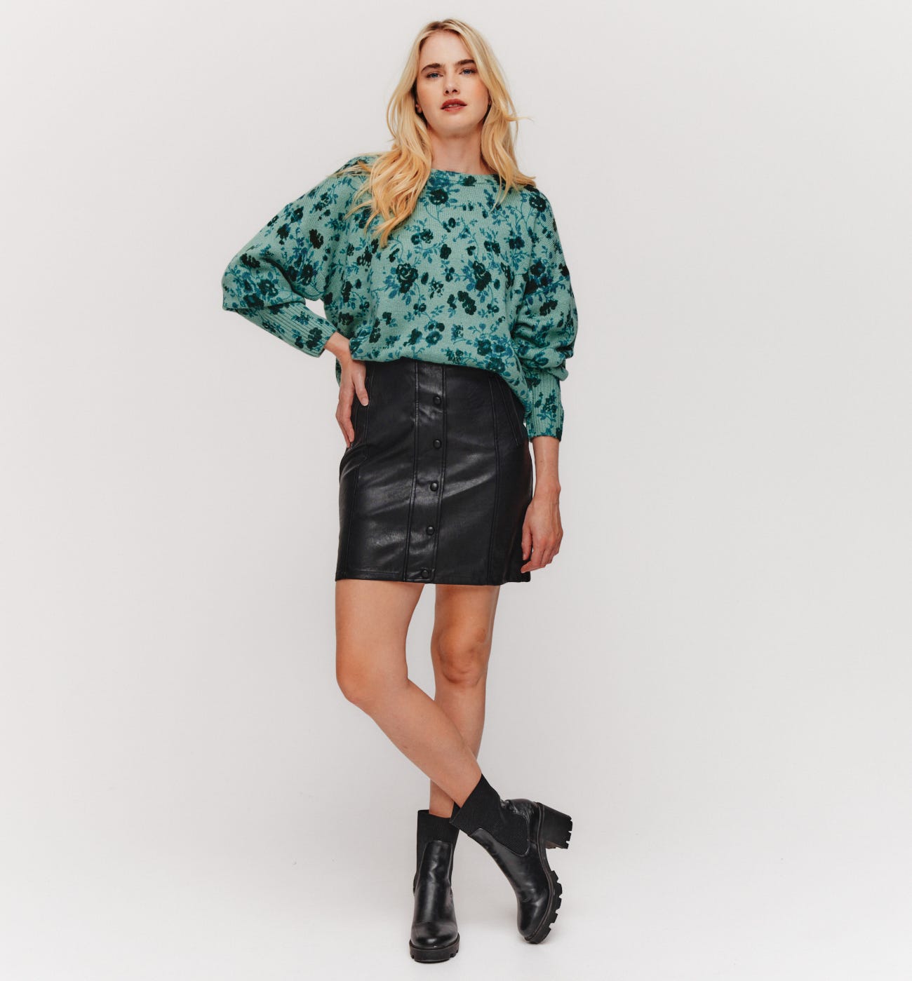 Faux leather mini skirt
