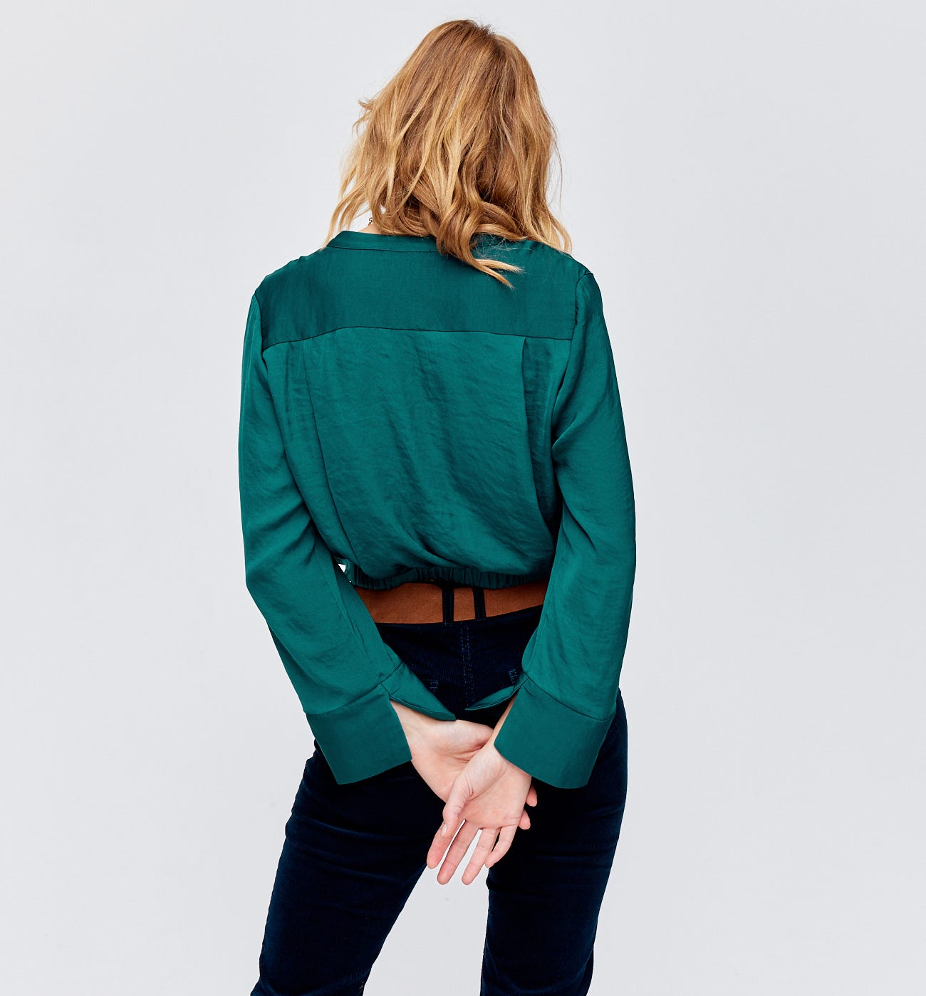 Chemise soyeuse cropped