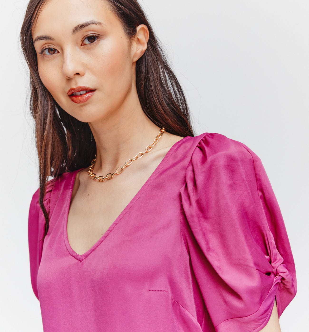 Robe satinée à manches ballon