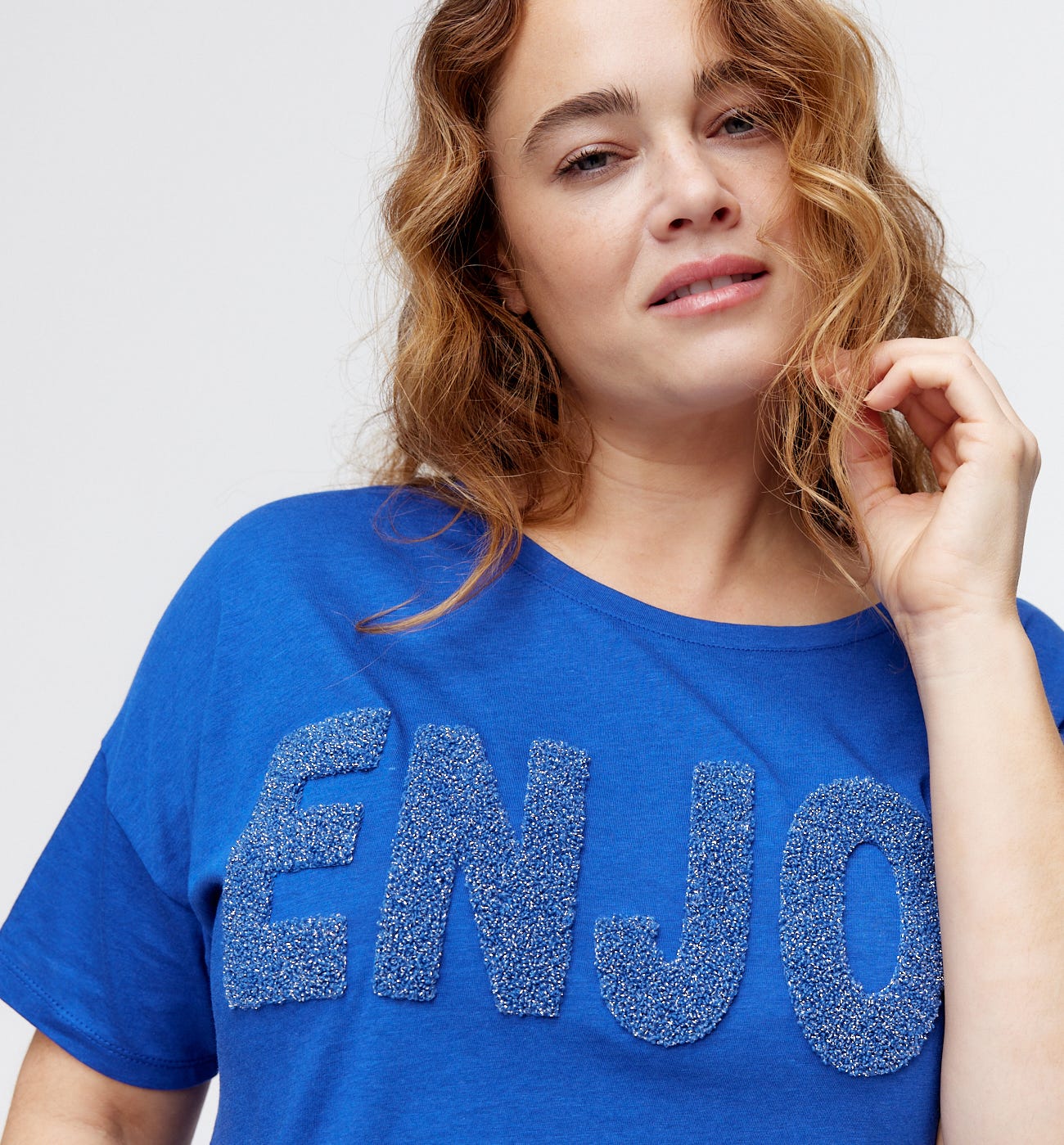 Top with front lettering