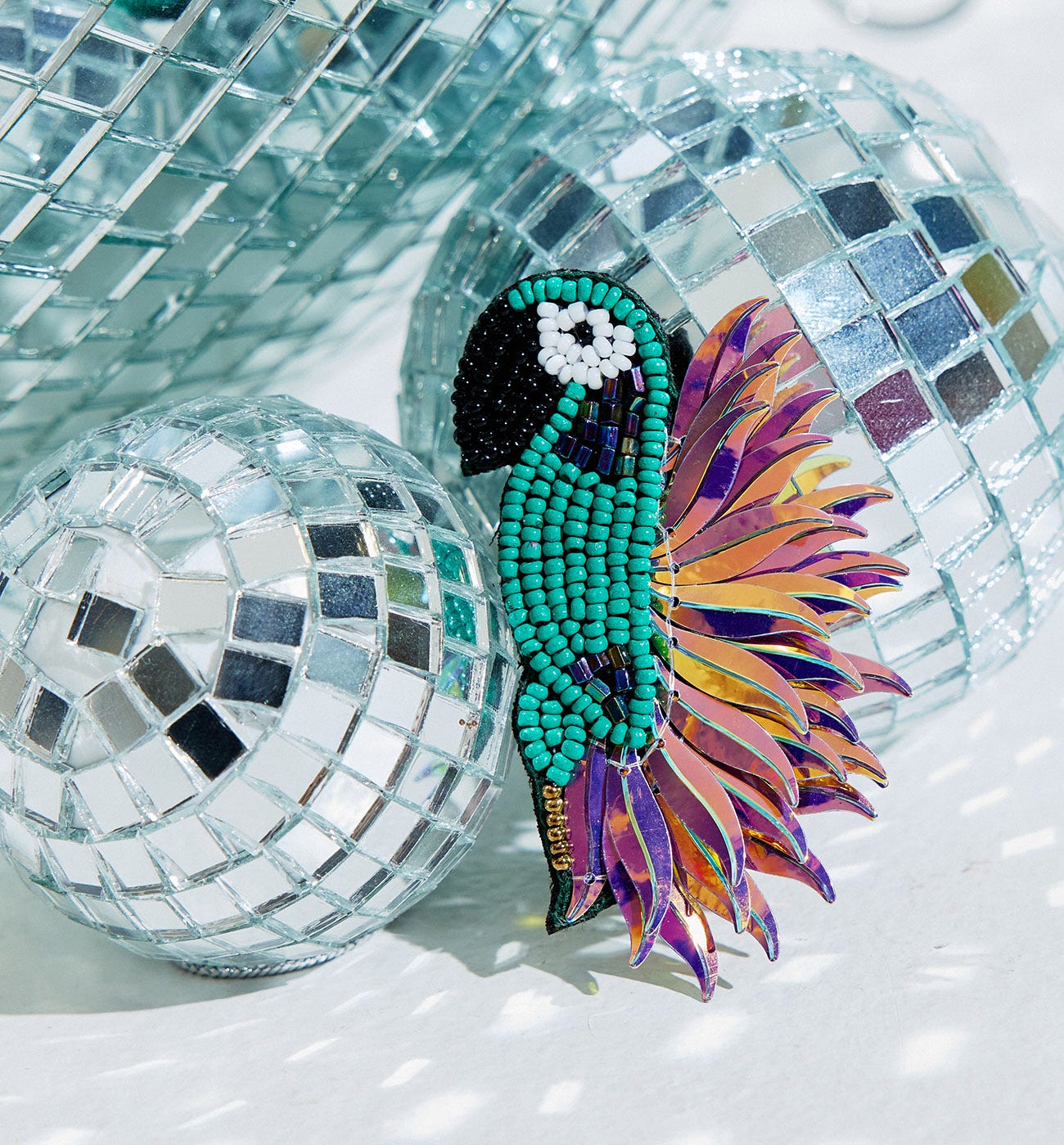 Broche loro
