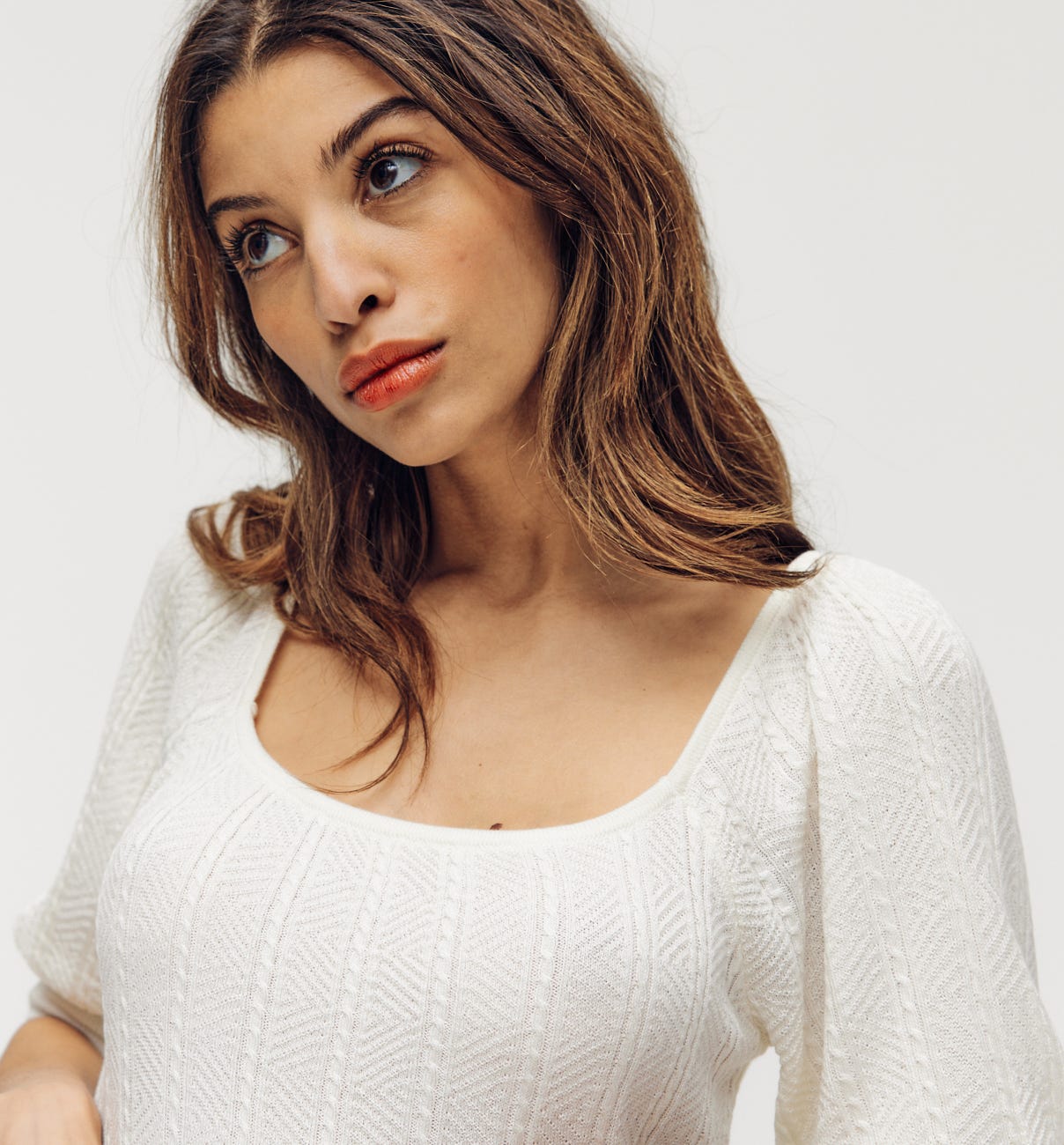 Lightweight cable-knit jumper