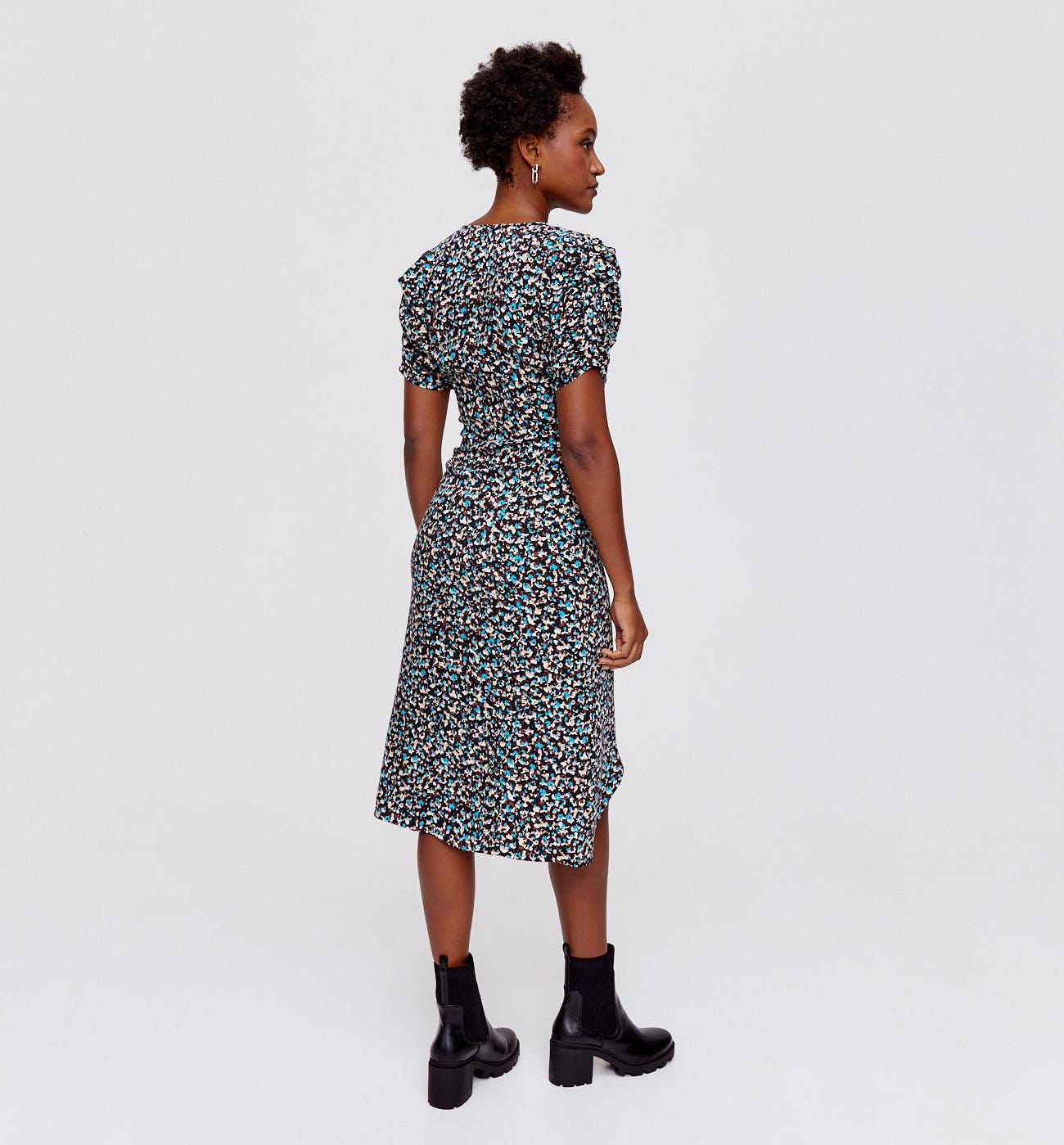 Crossover-effect dress