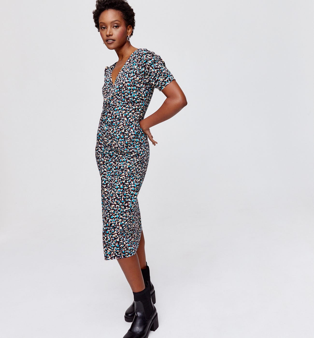 Crossover-effect dress