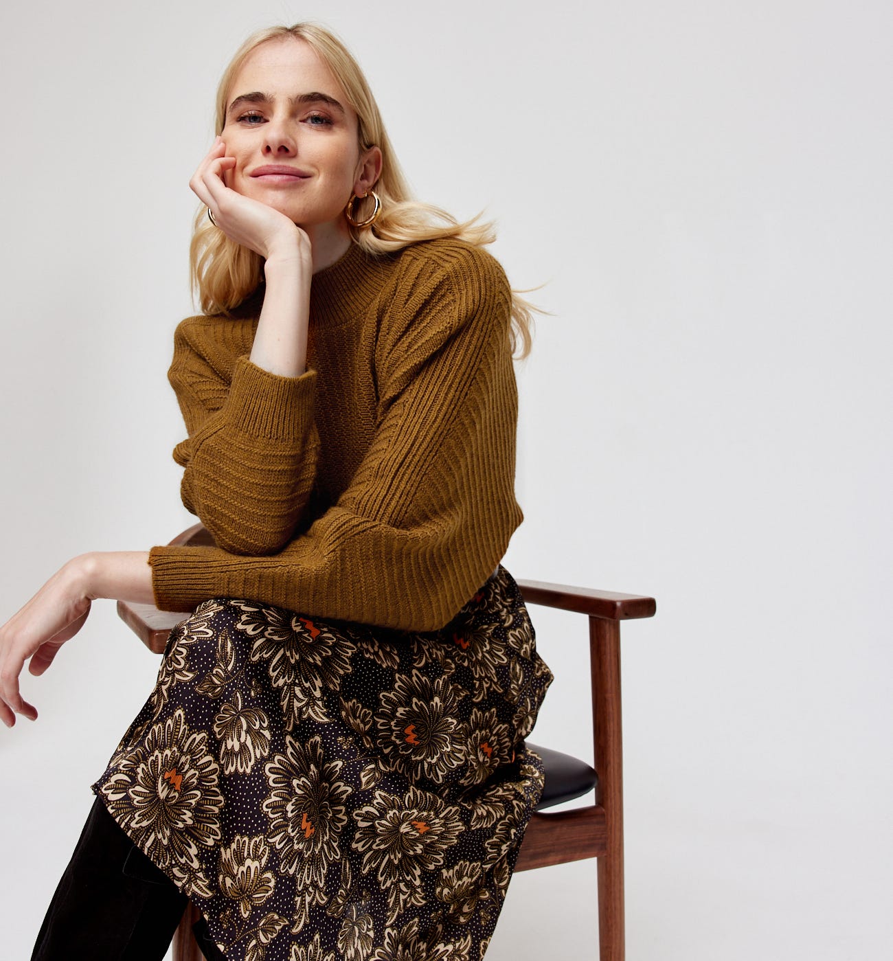 Batwing-sleeved jumper
