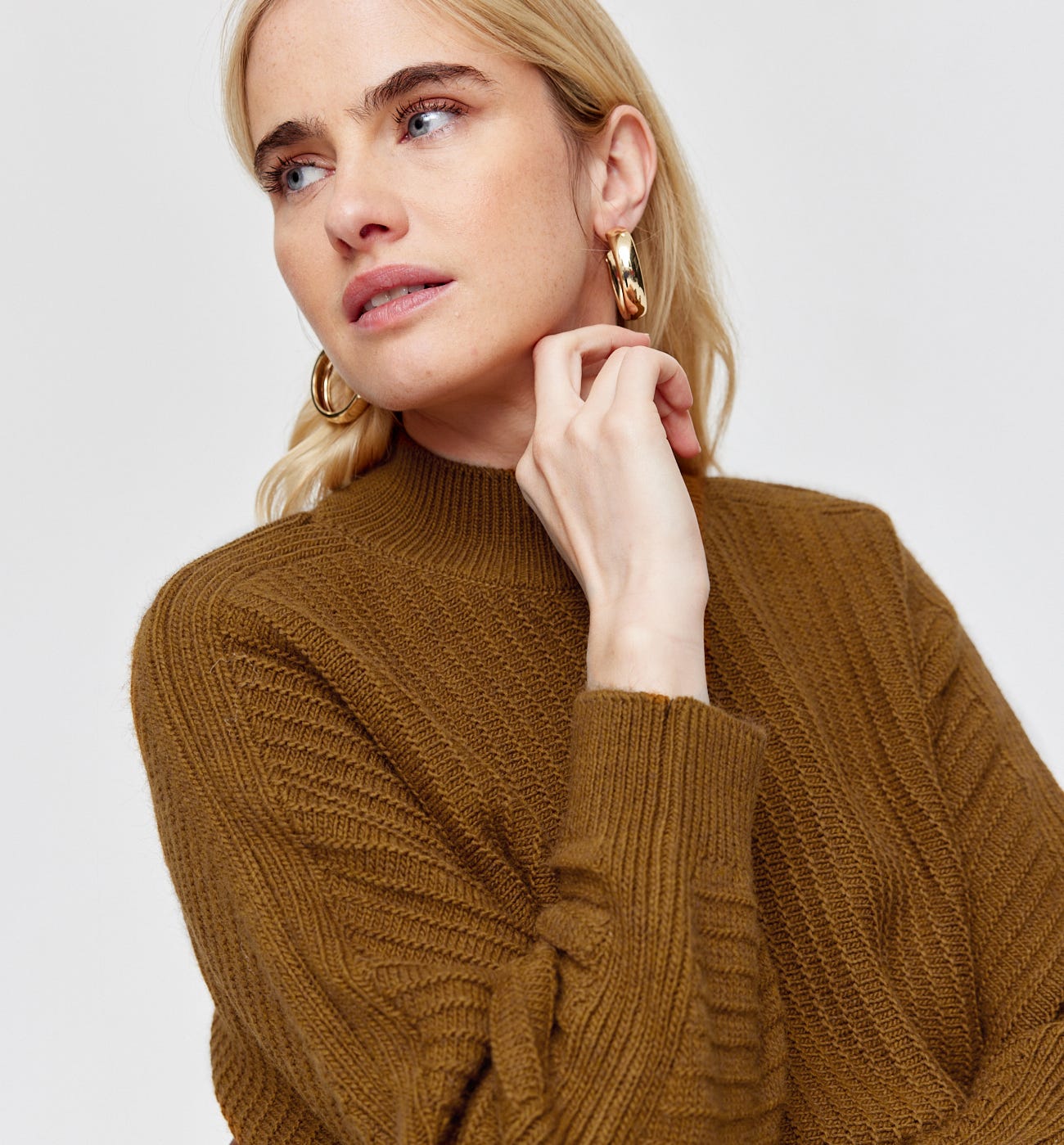 Batwing-sleeved jumper