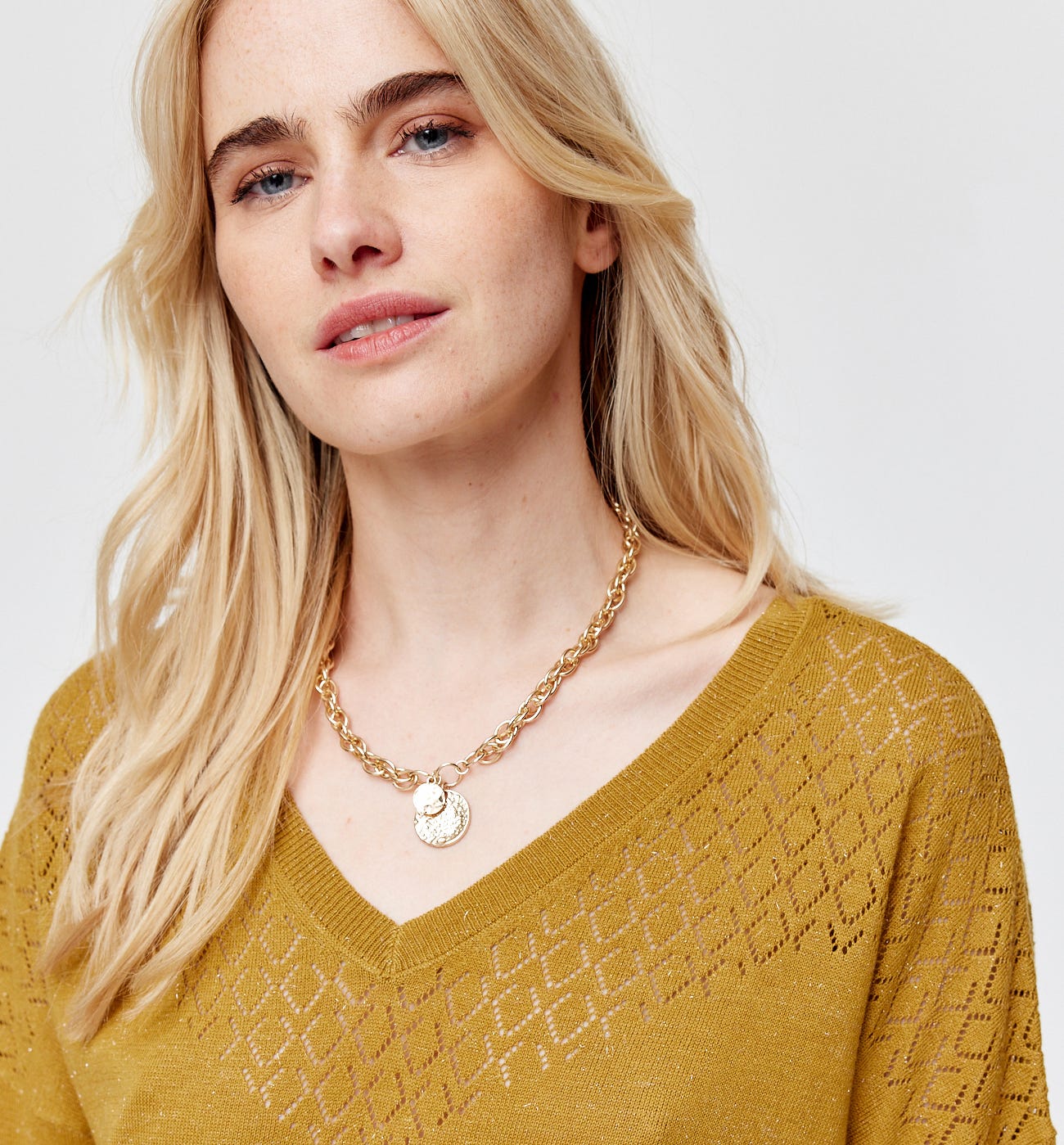 Glänzender Feinstrickpullover