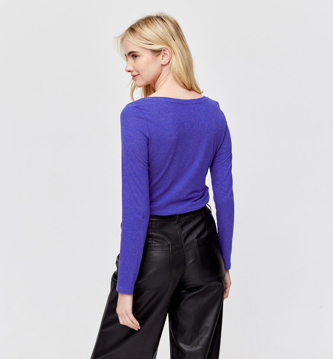 Top collo tondo