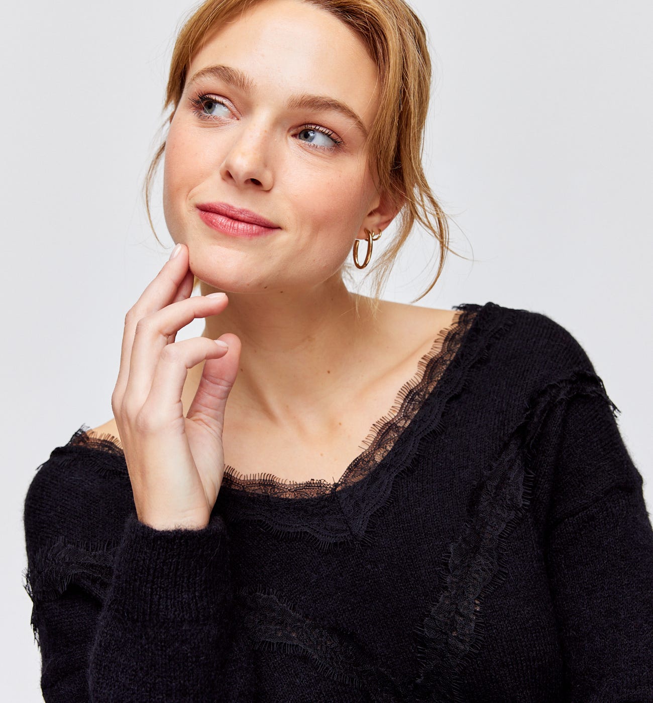 Pull Femme détail dentelle