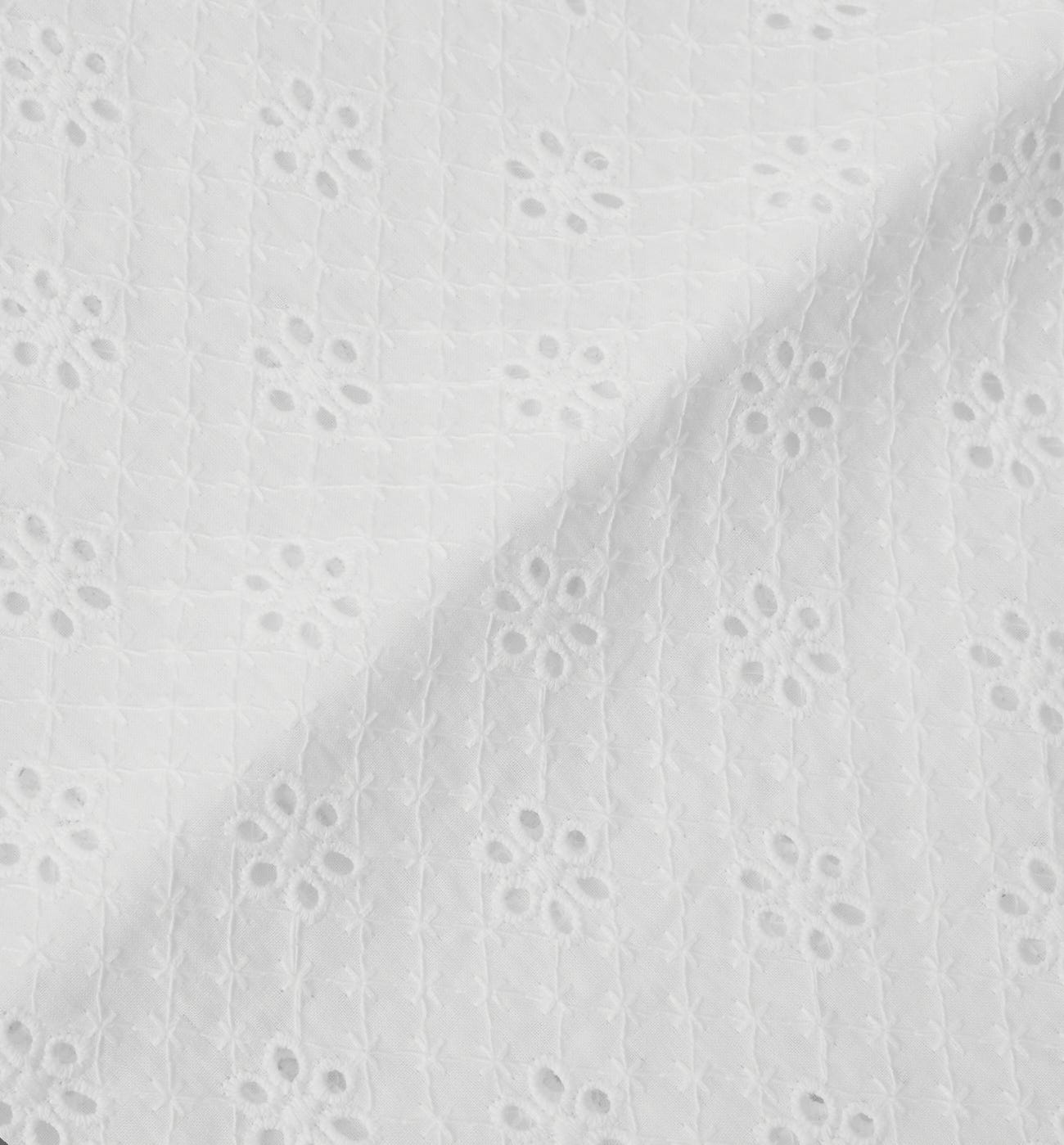 Coupon en broderie anglaise