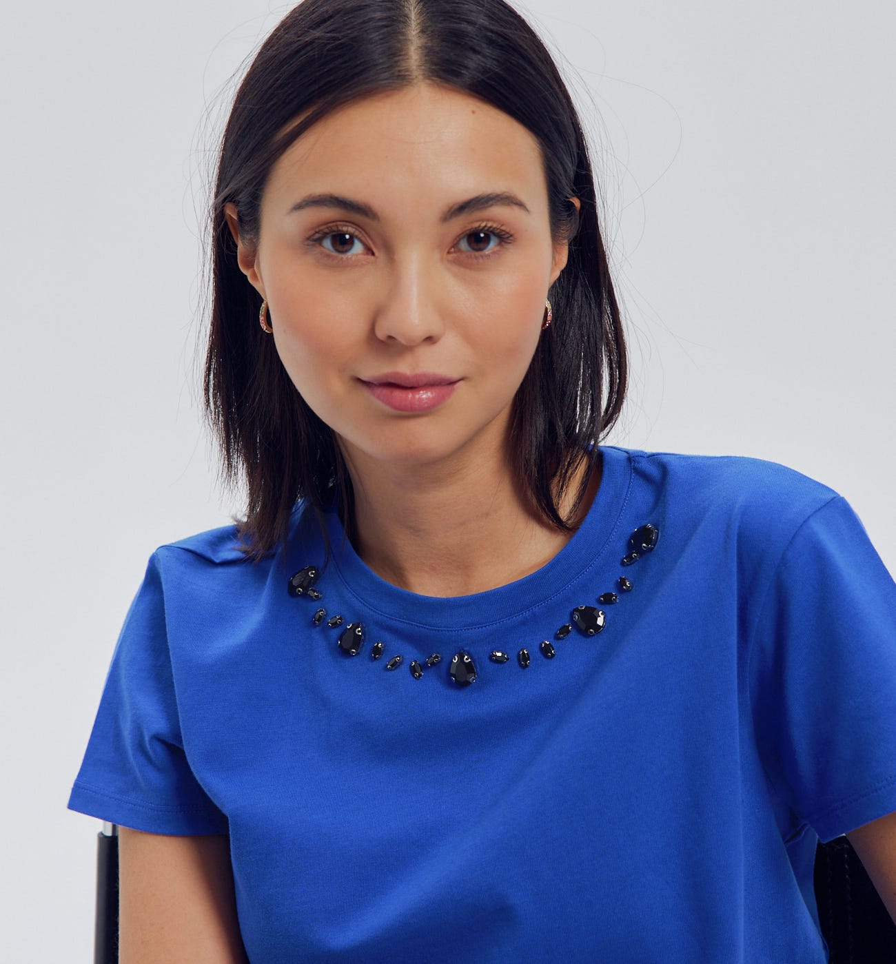 Camisera cuello joyas