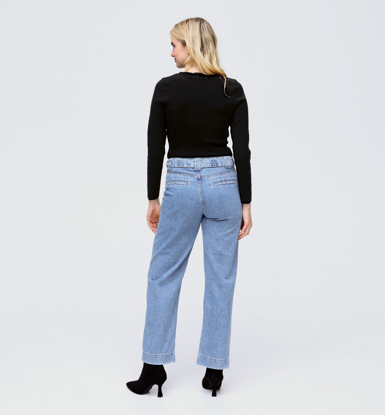 Maglia cropped cut out