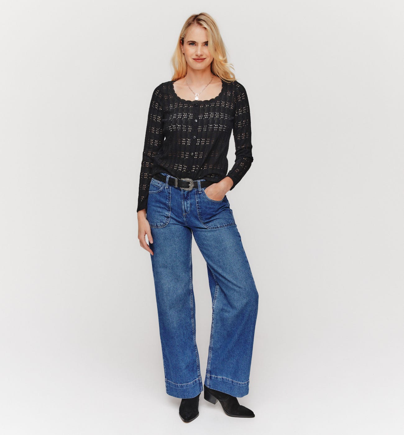 Cardigan corto a trafori