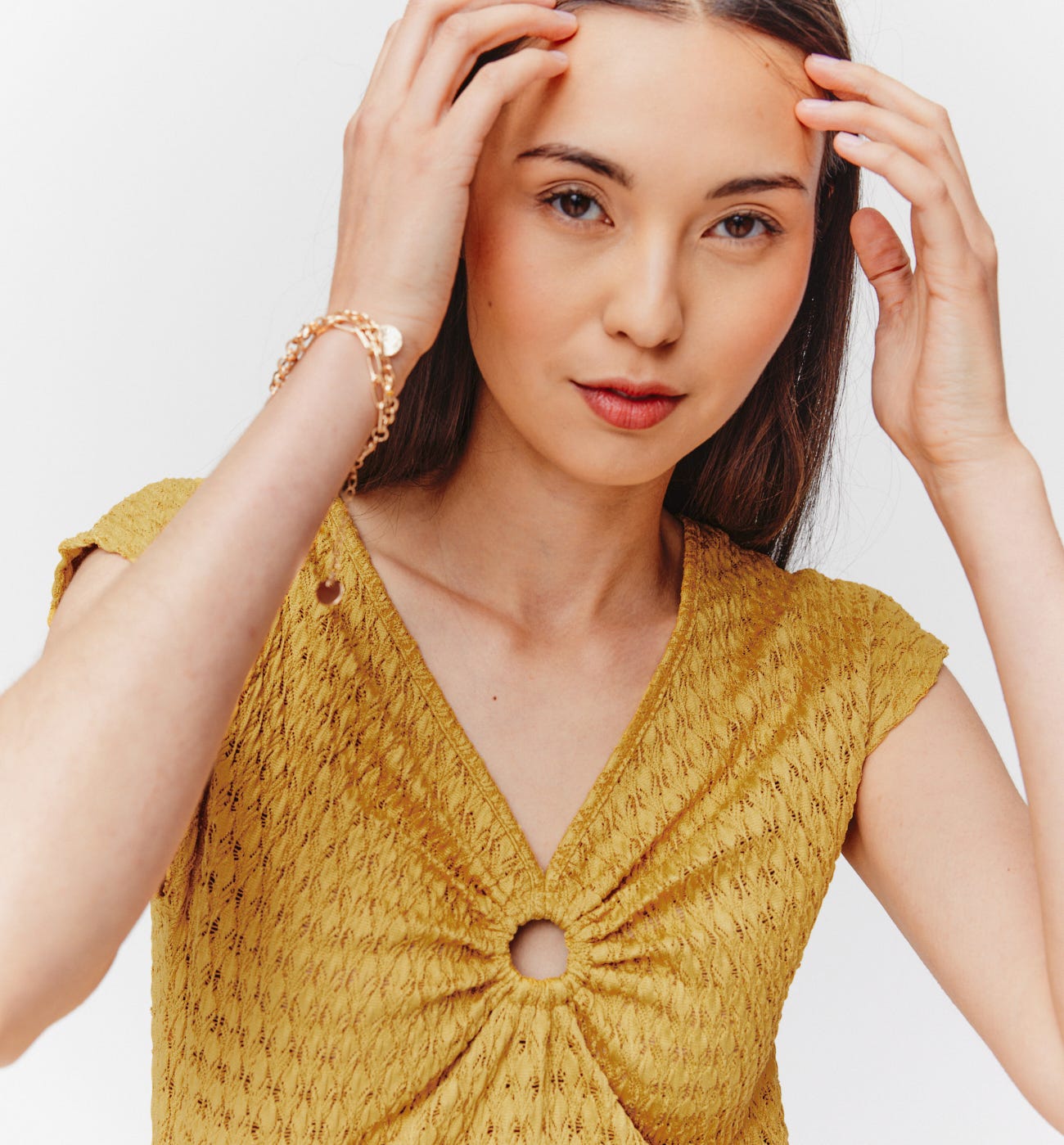 Top encaje escote anilla