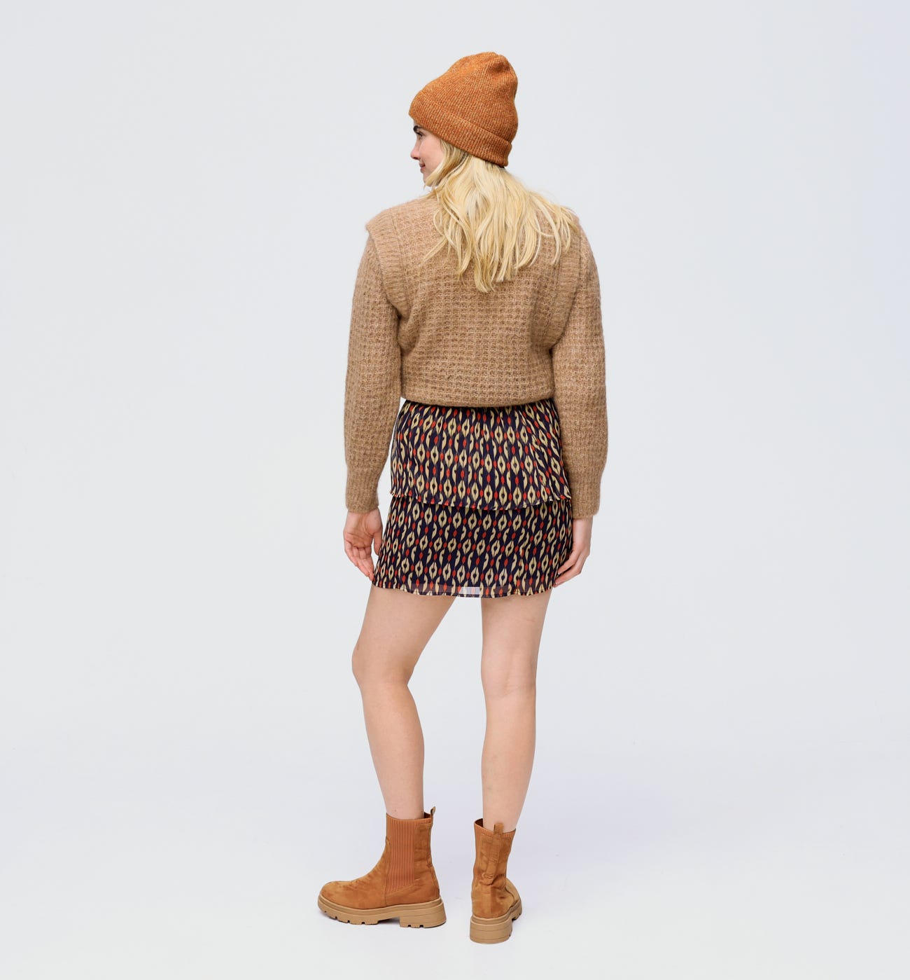 Patterned mini skirt