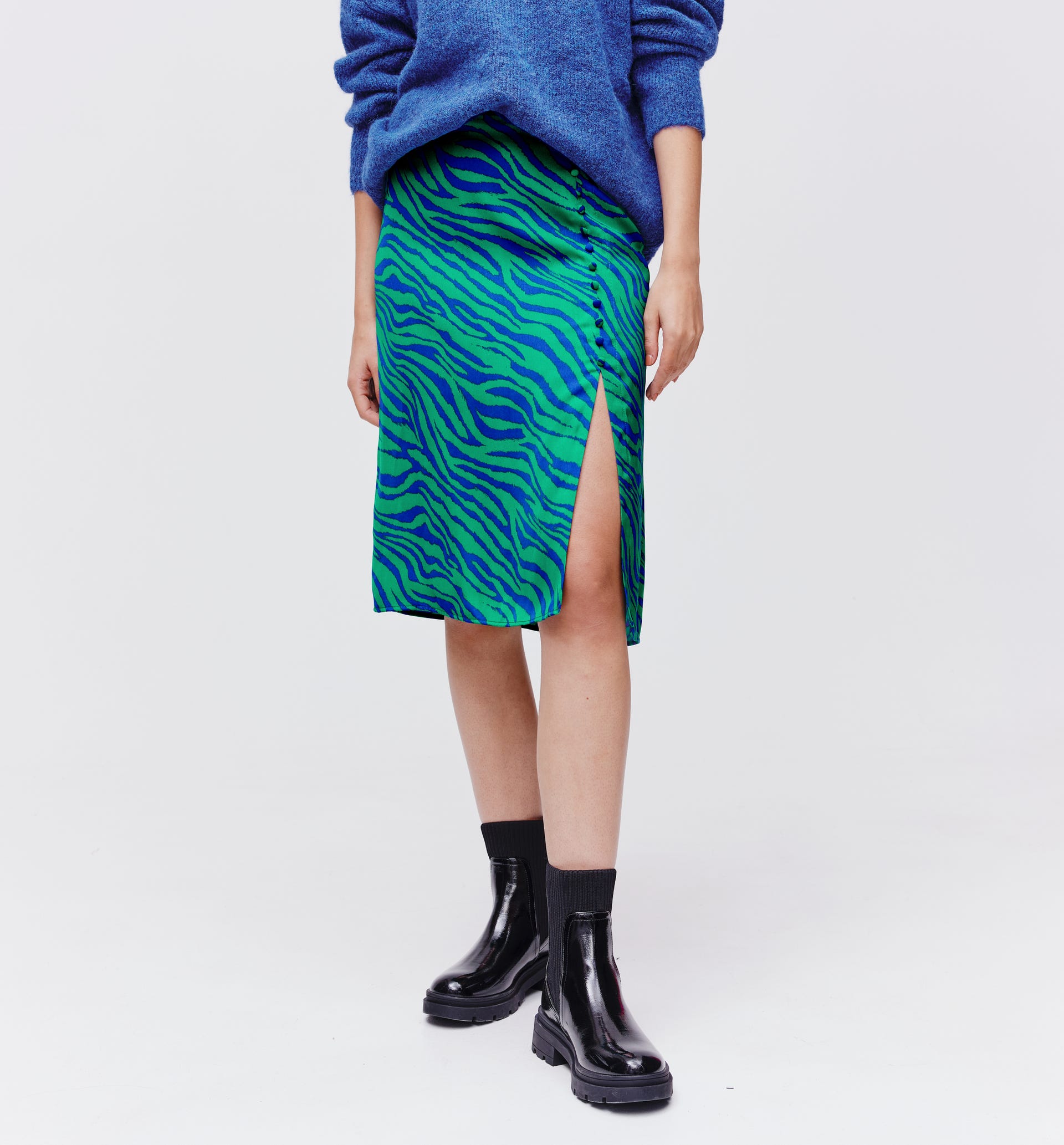 Midi skirt with slit