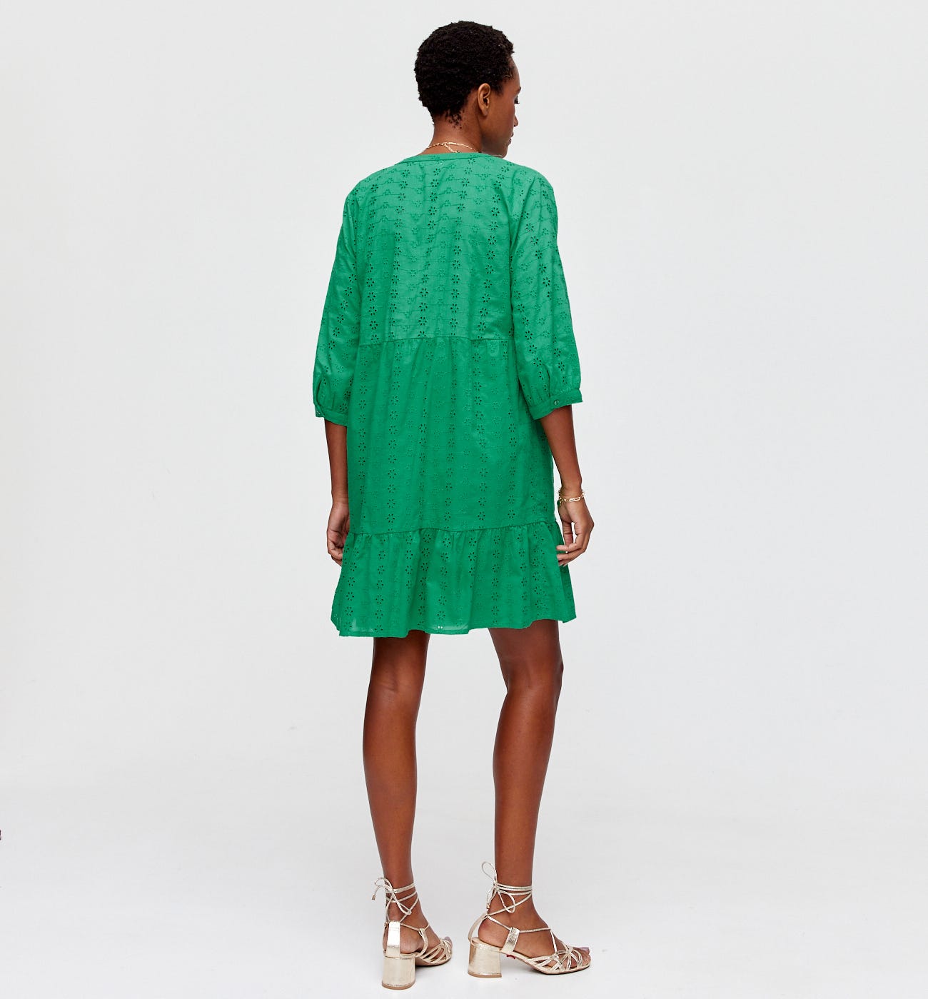 Robe en broderie anglaise