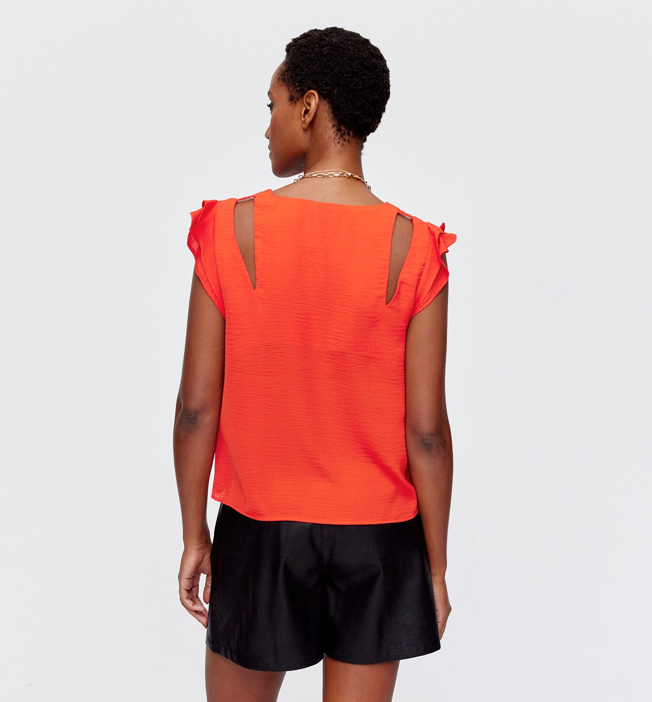 Blusa efecto cut out