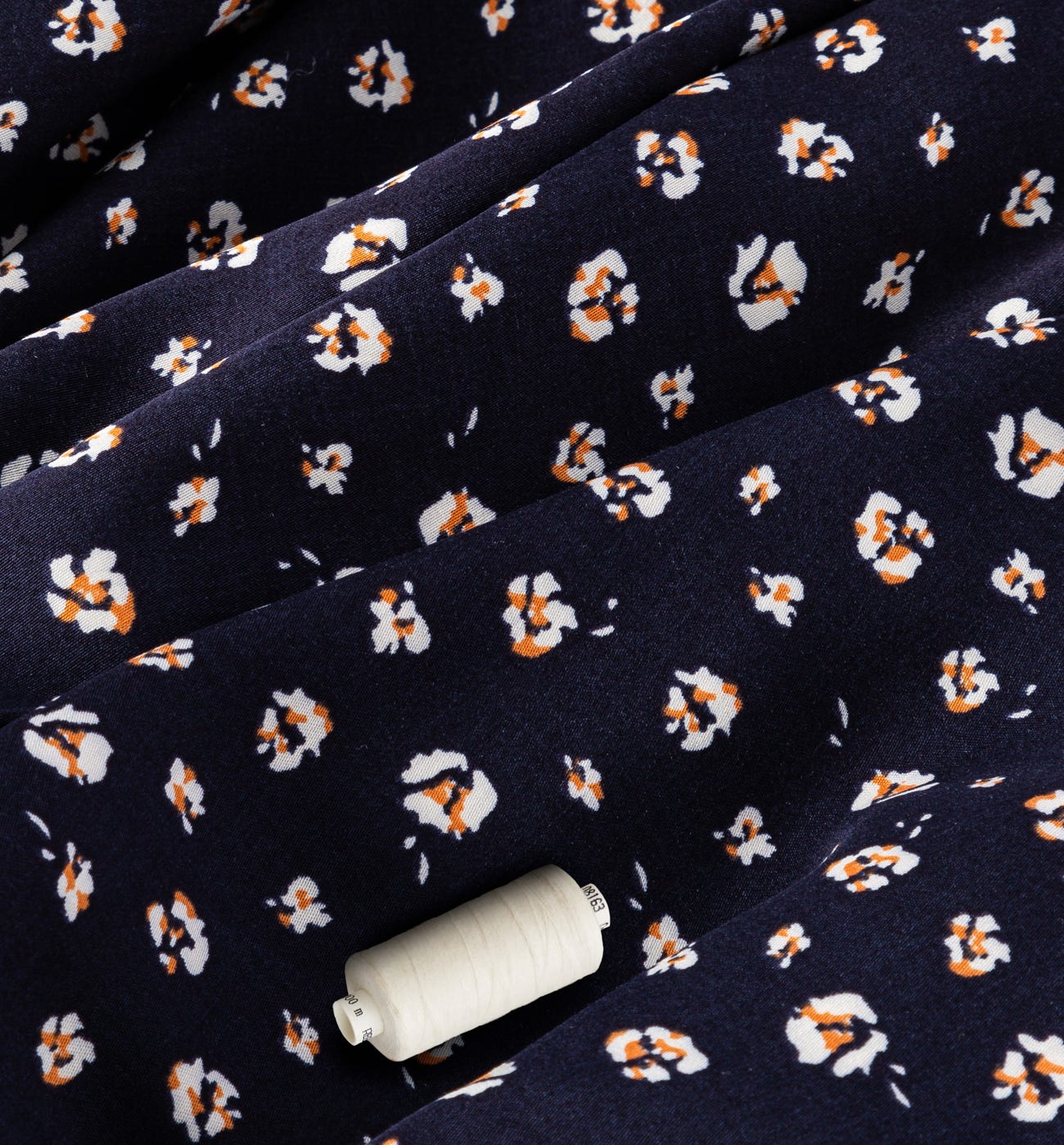 Coupon de tissu satin viscose