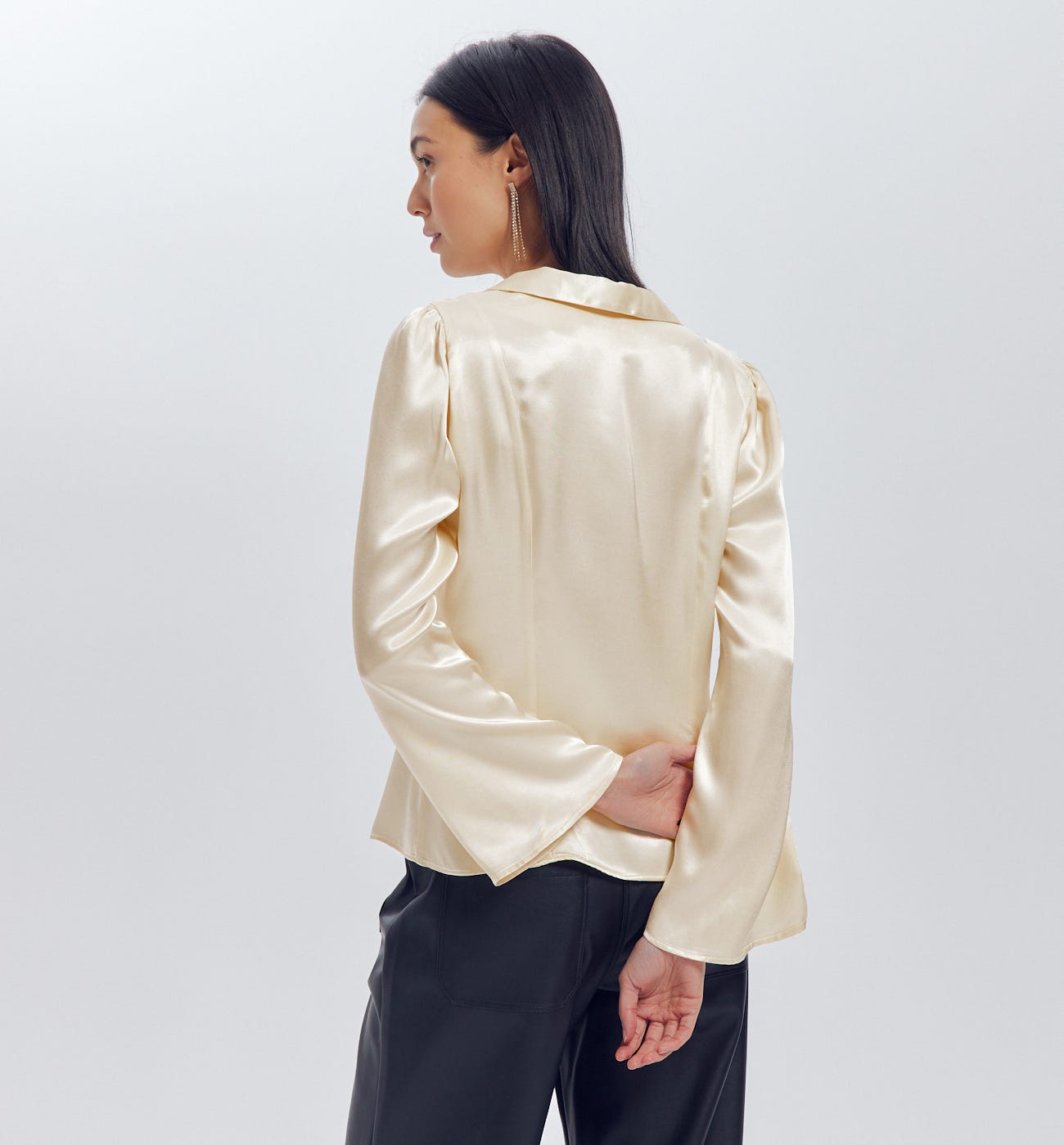 Blusa satén lisa
