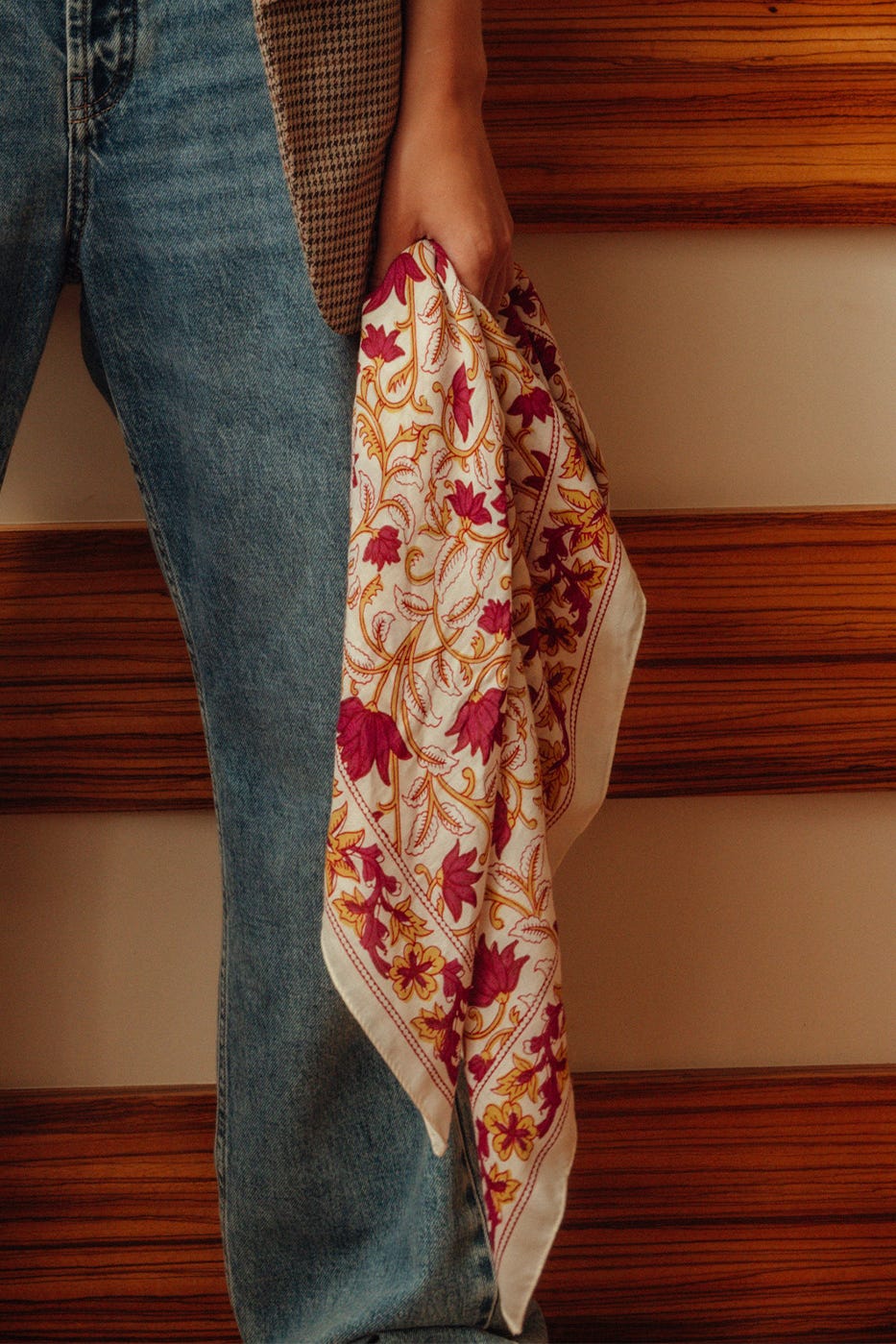 Großes gemustertes Halstuch