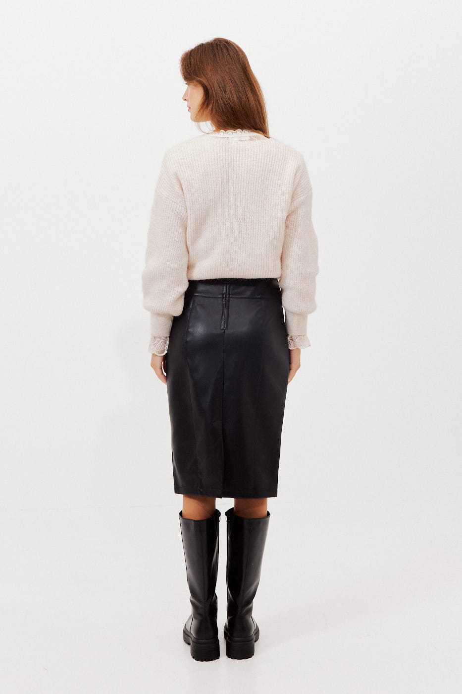 V-neck ribbed jumper